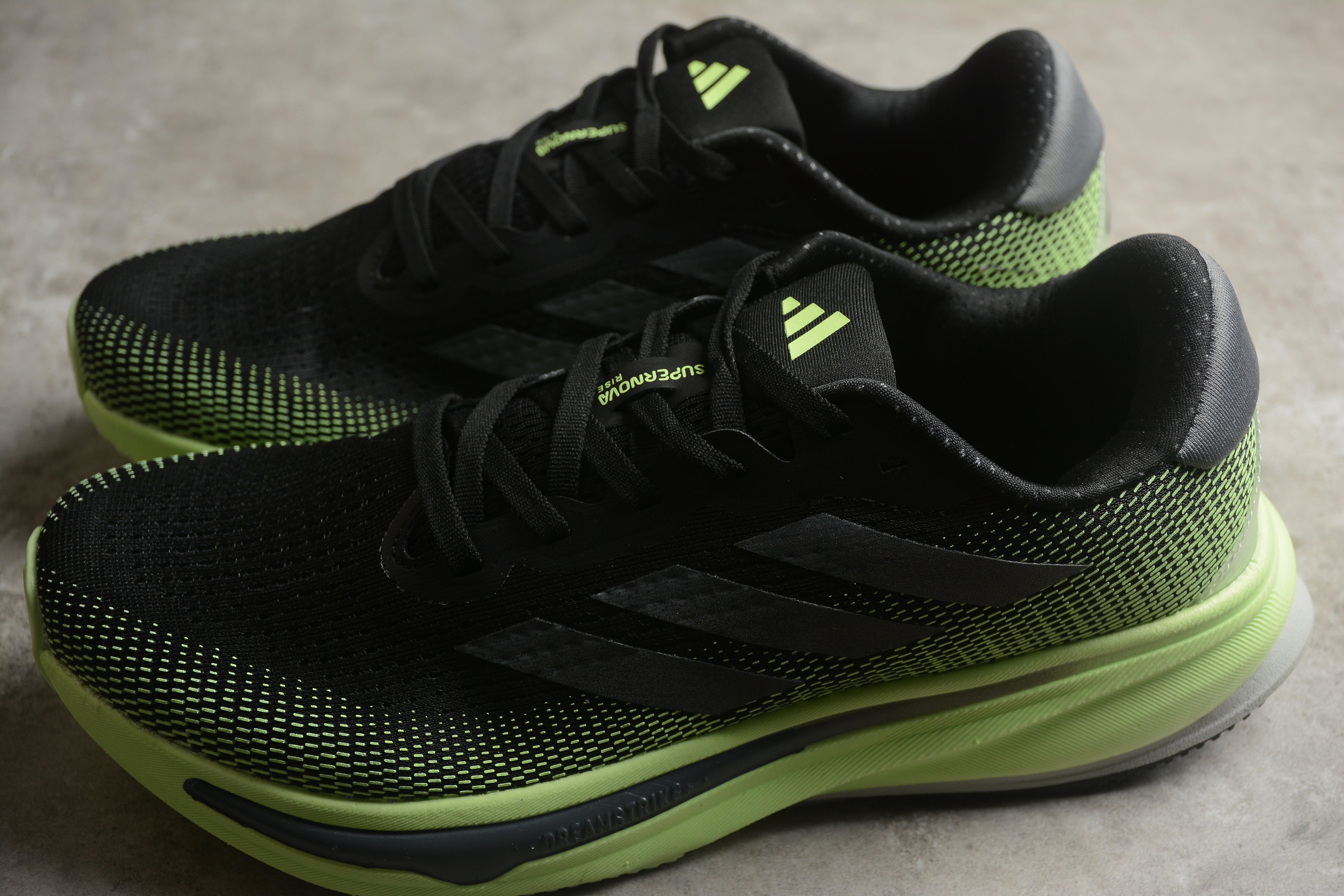 adidasMens Supernova Rise - Neon Strike