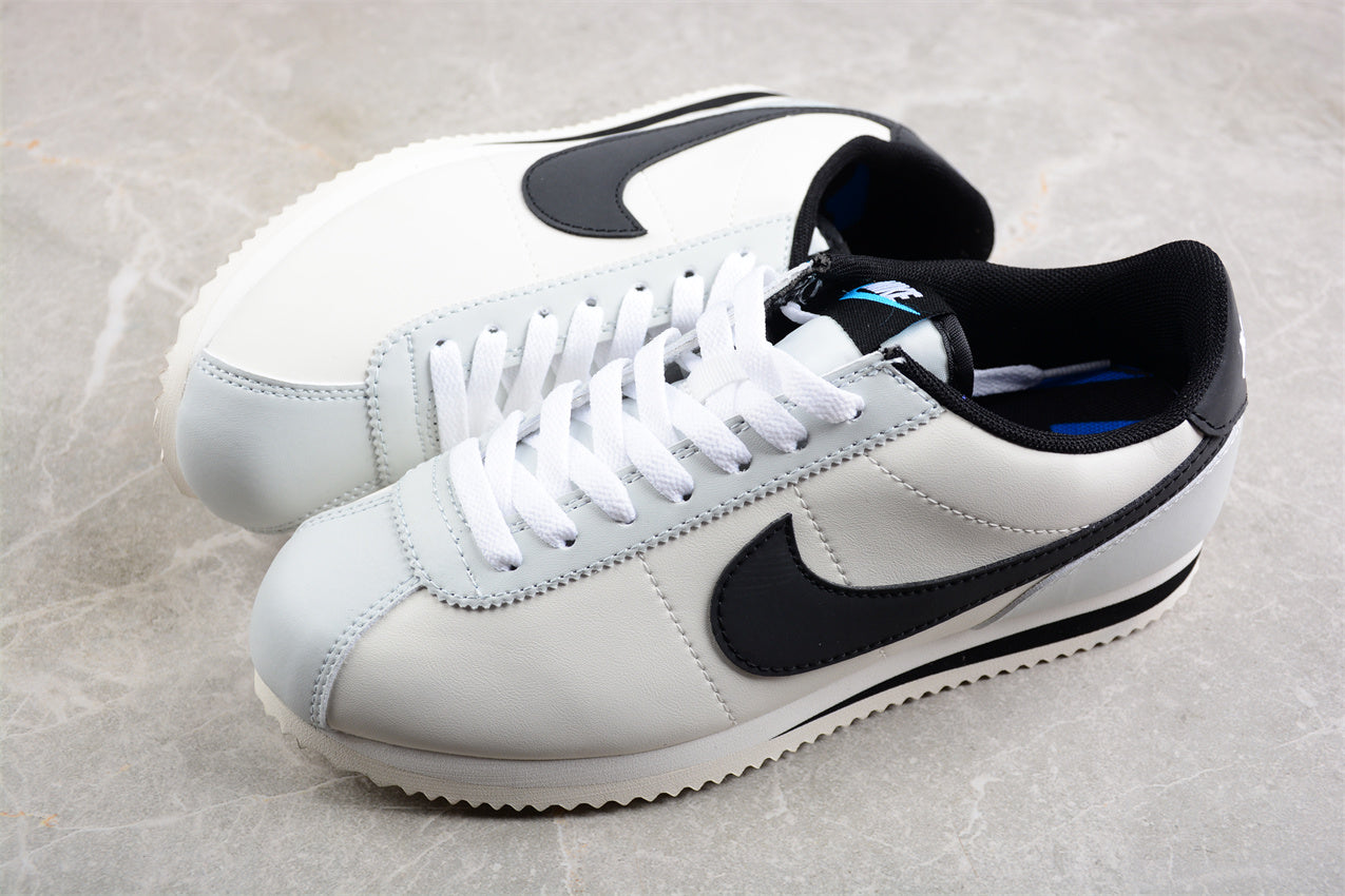 NikeUnisex Classic Cortez - White