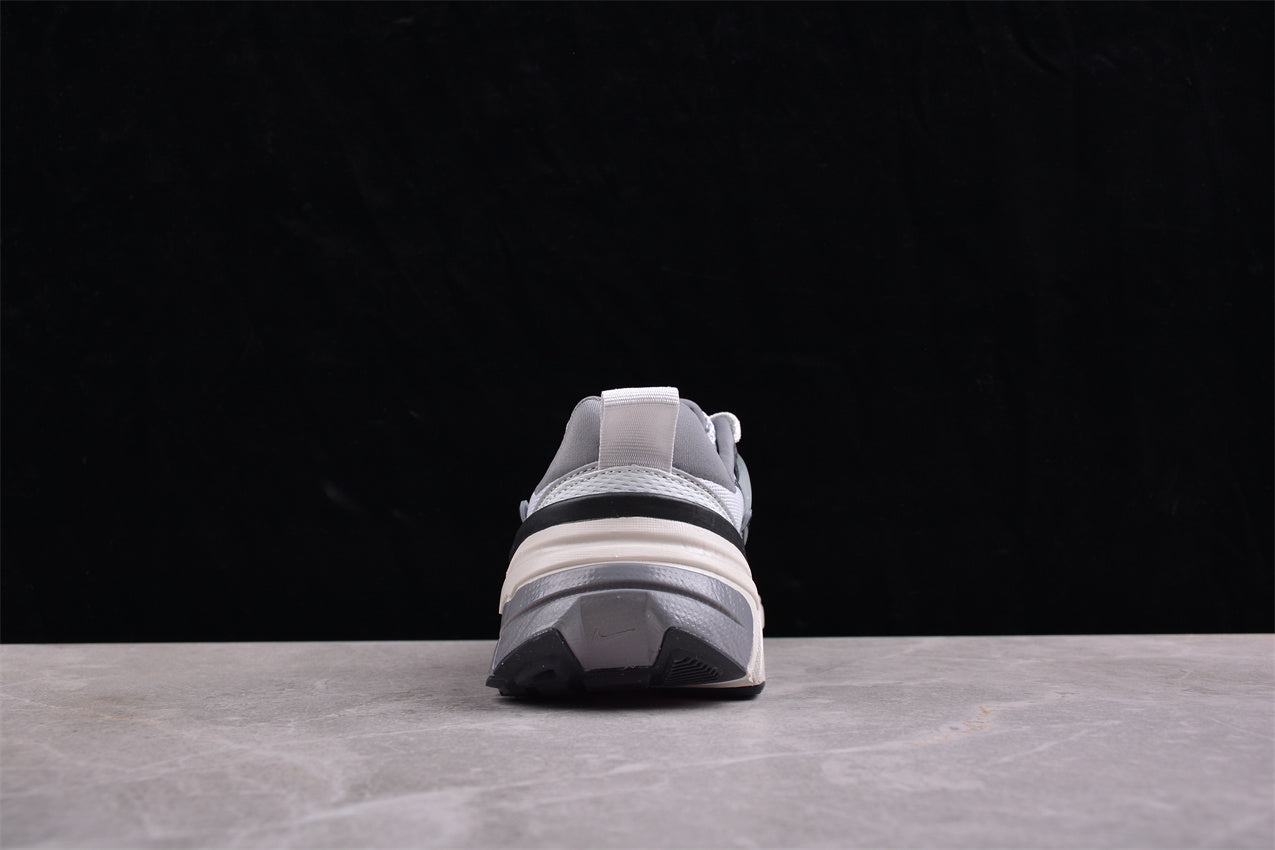 NikeMens V2K Run Pure Platinum - Wolf Grey