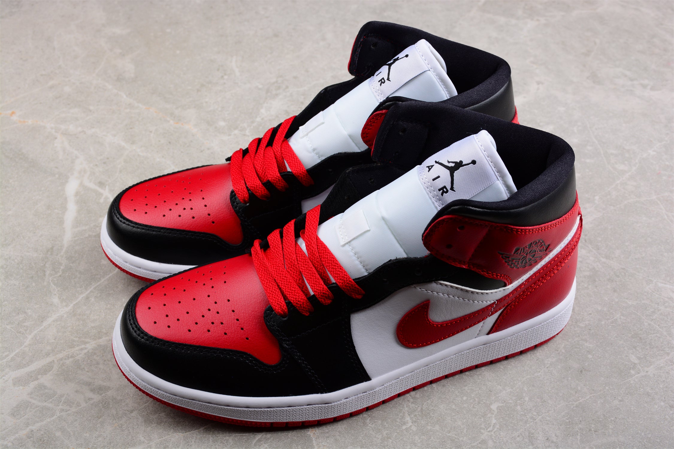 Air Jordan 1 AJ1 Mid Alternate - Bred Toe