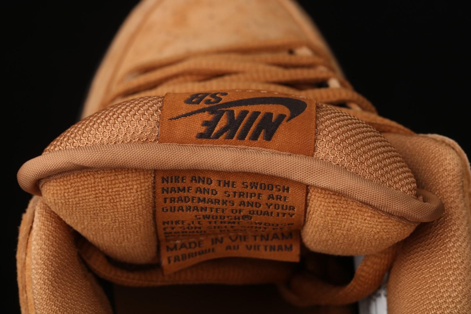 NikeUnisex SB Dunk Low - Wheat