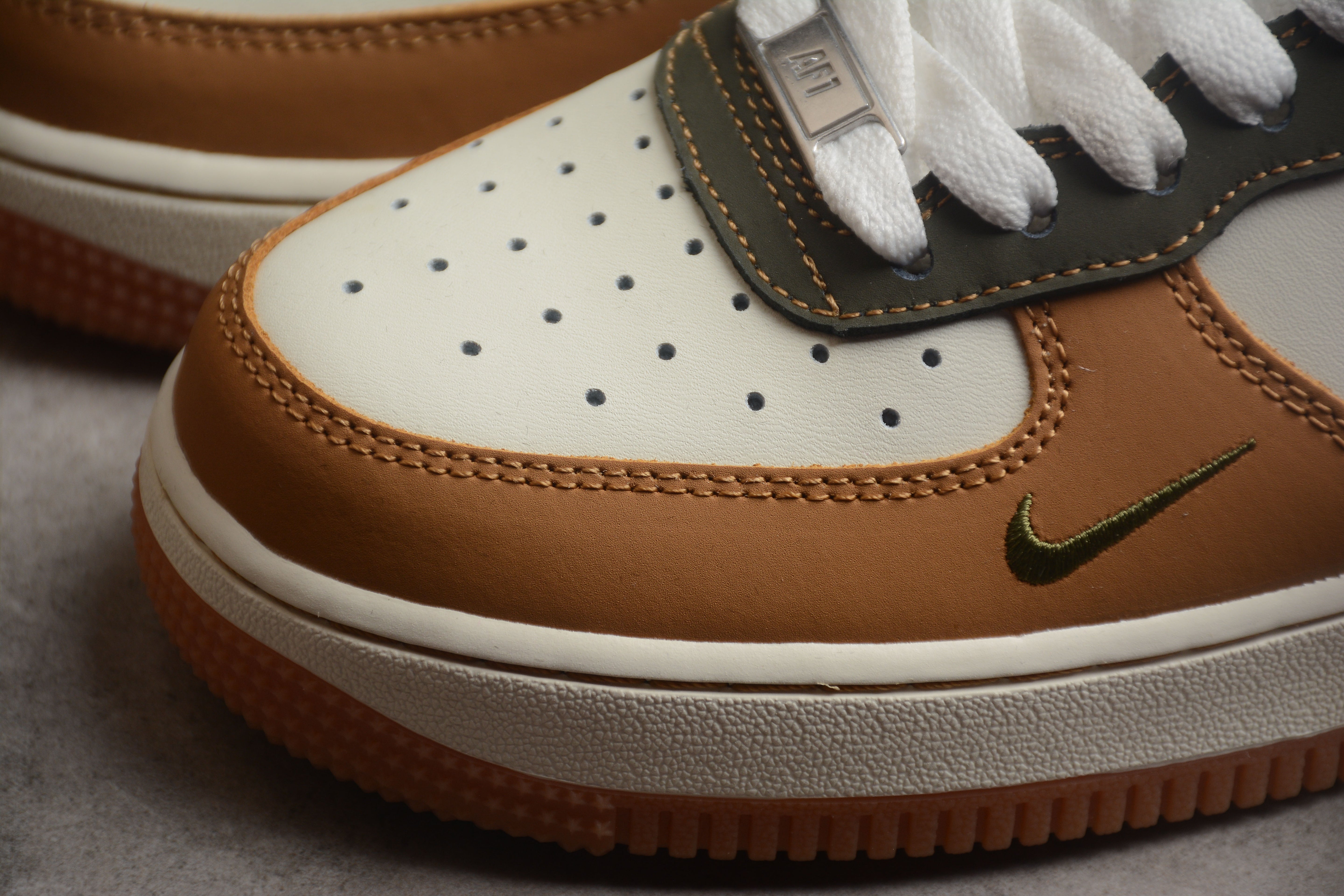 NikeUnisex Air Force 1 AF1 - Olive Beige
