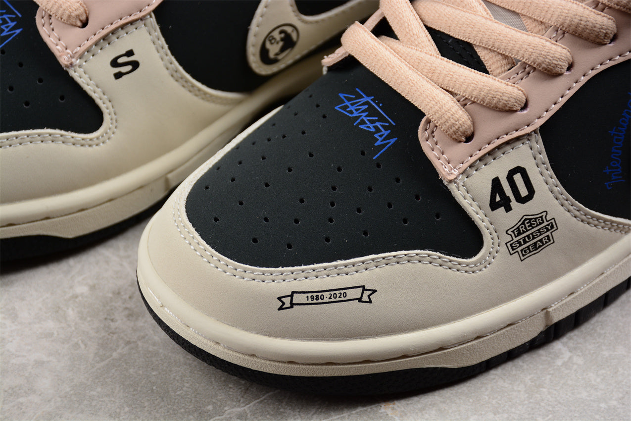 Stussy x NikeUnisex Dunk Low - Black