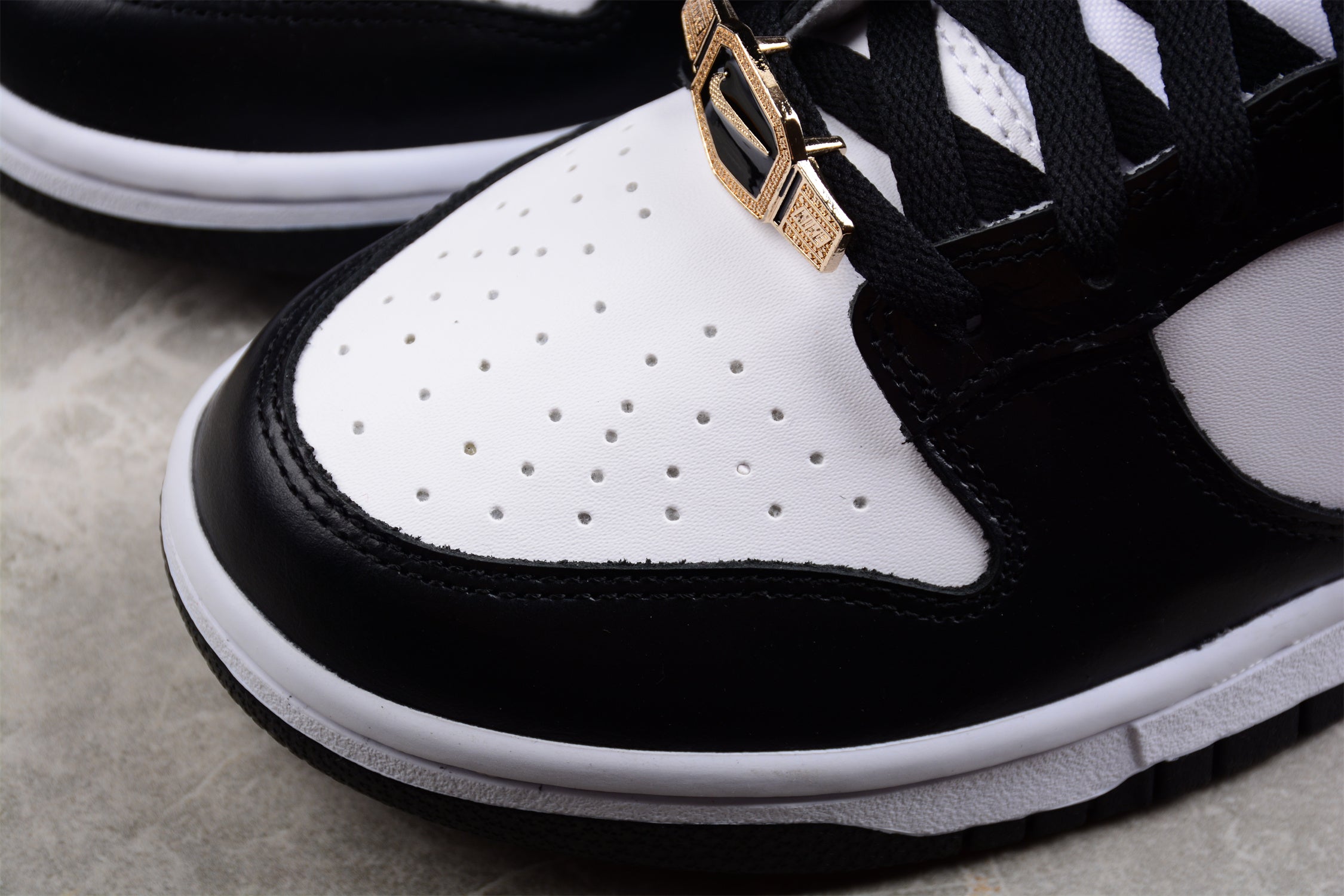 NikeMens Dunk Low - Would Champ