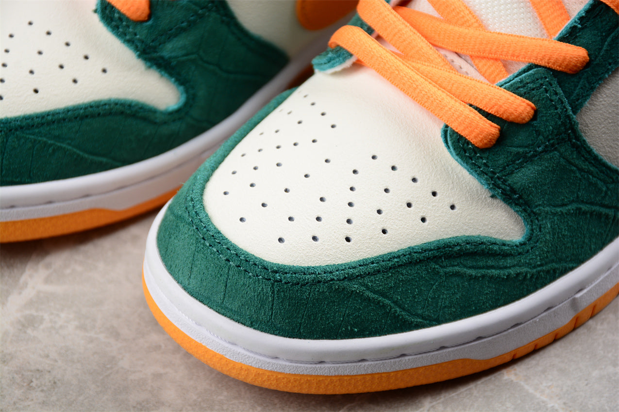 NikeMens SB Dunk Low - Legion Pine