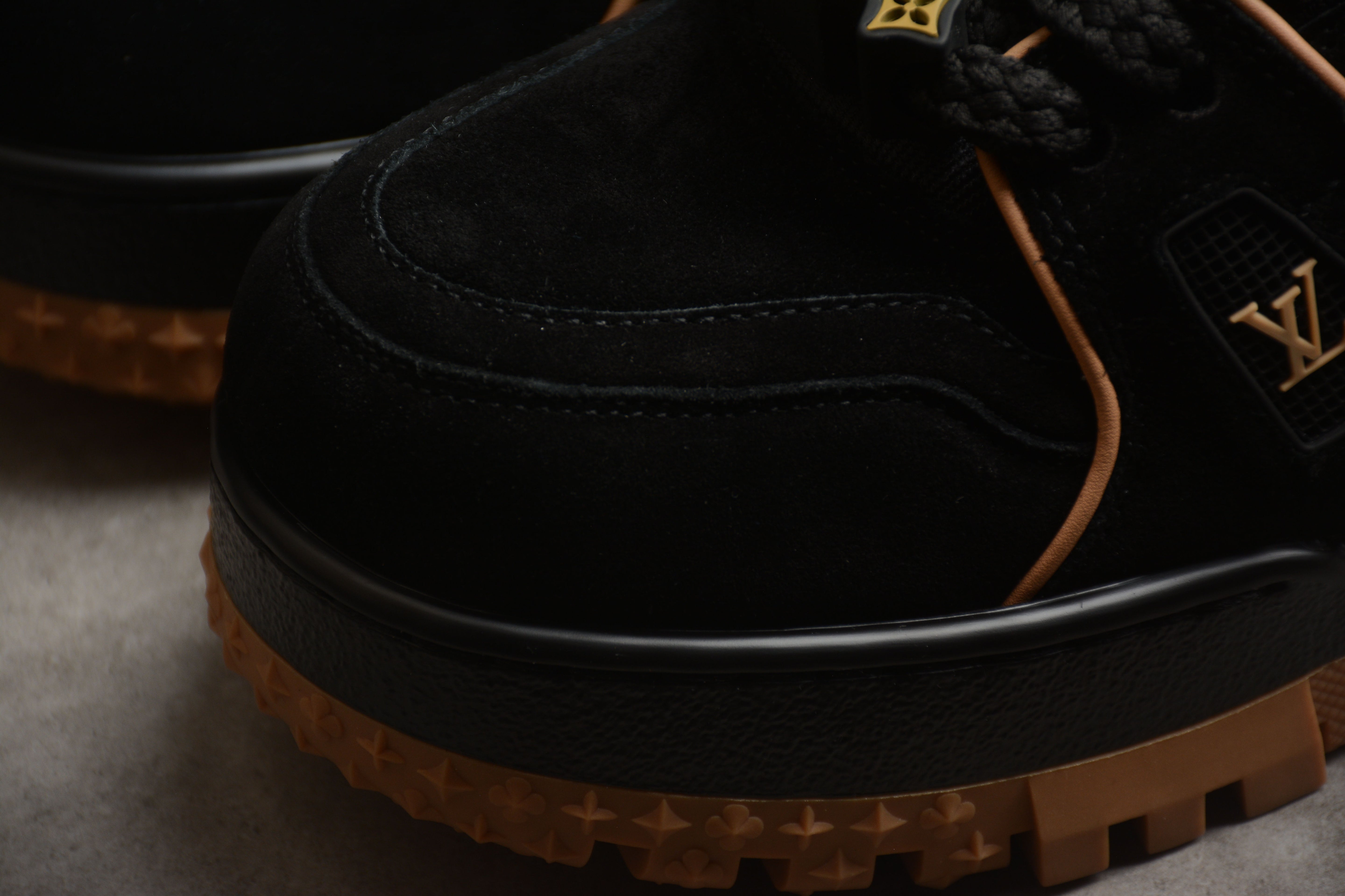 LouisVuitton Trainer Maxi - Black