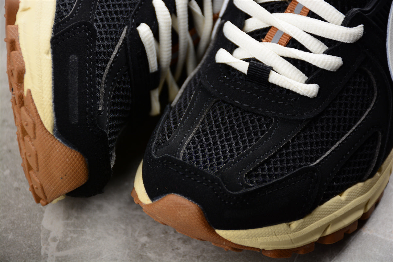 NikeUnisex Zoom Vomero 5 - Black/Brown