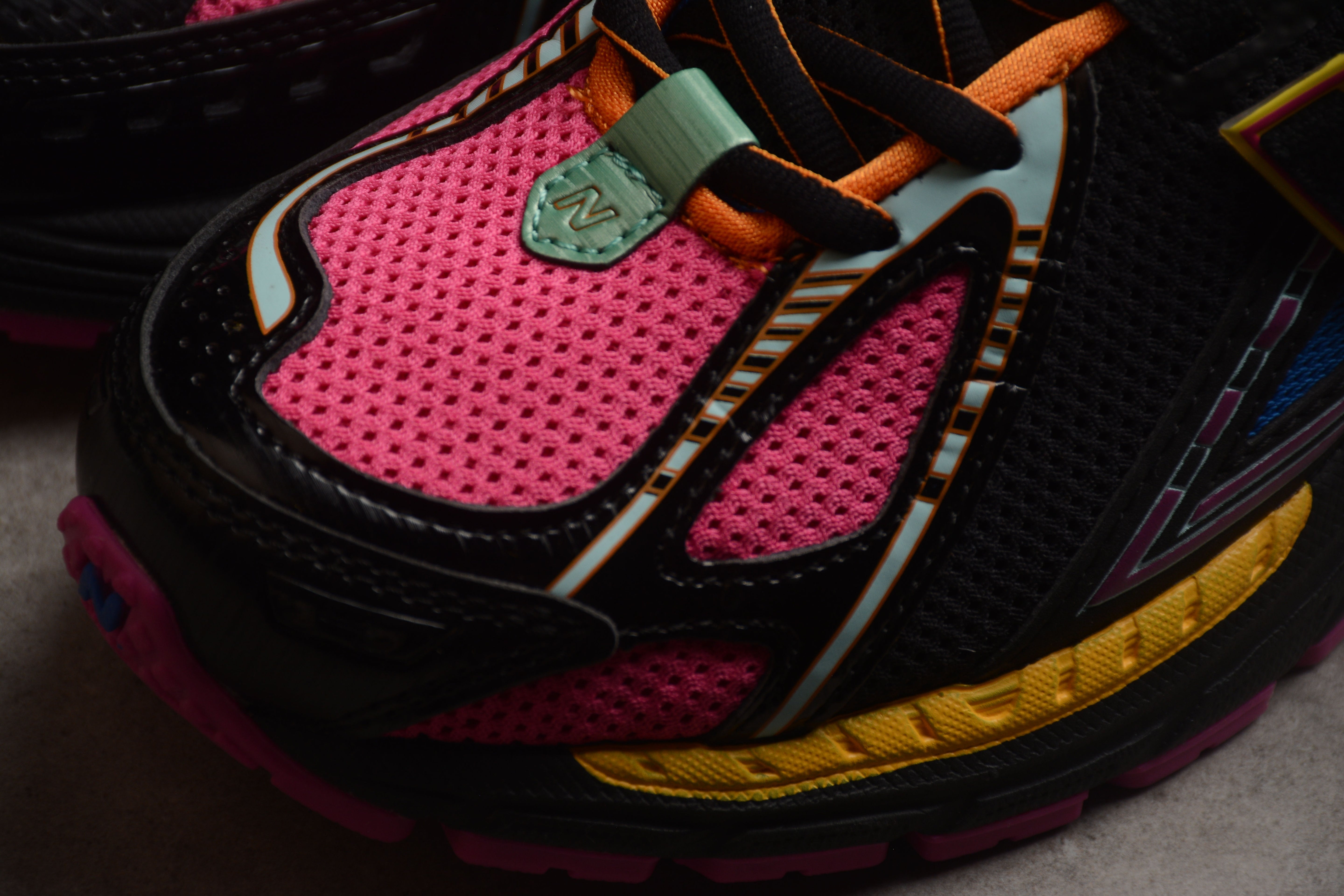 New Balance 1906R - Neon Nights