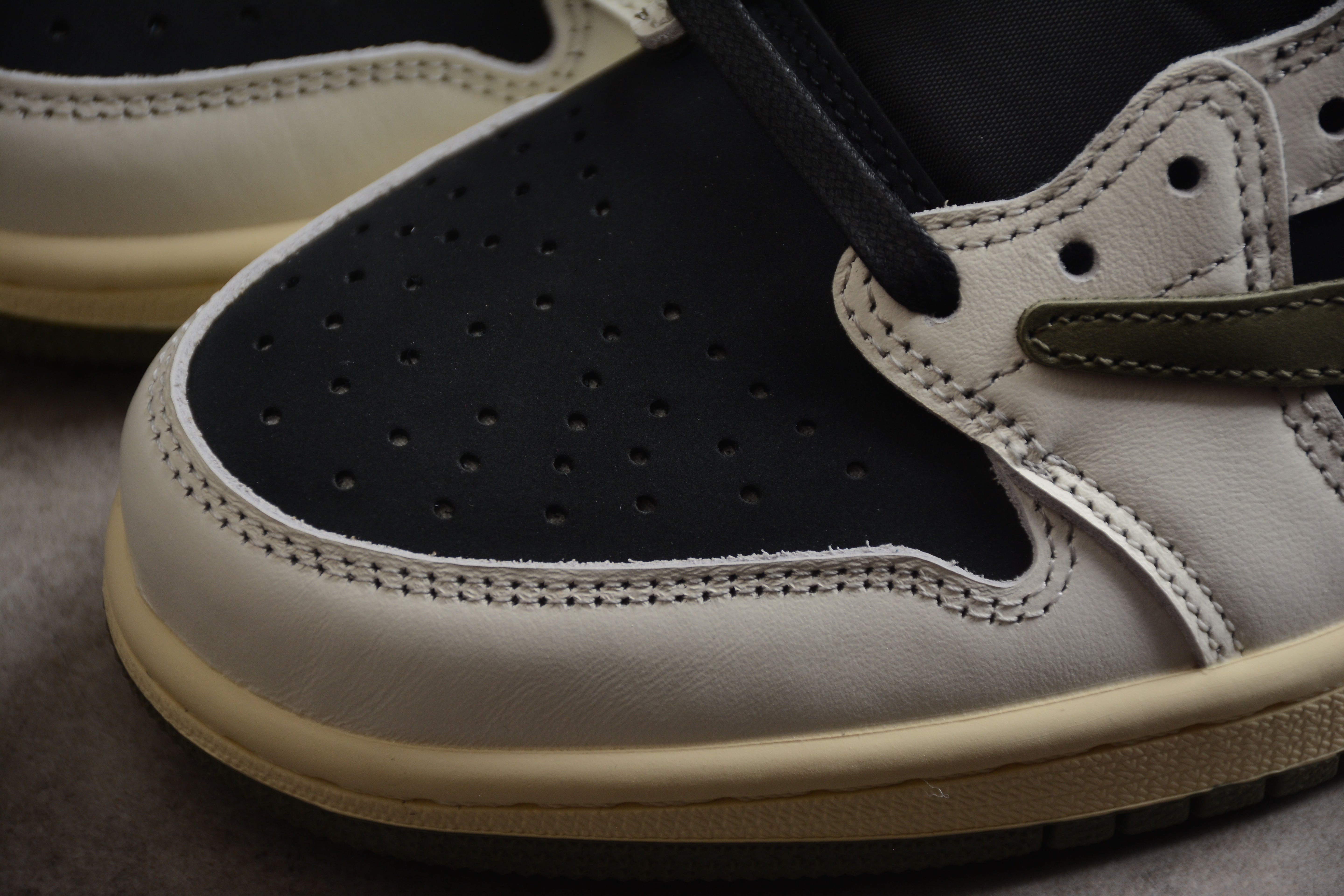 Travis Scott x Air Jordan 1 Low AJ1 - Olive