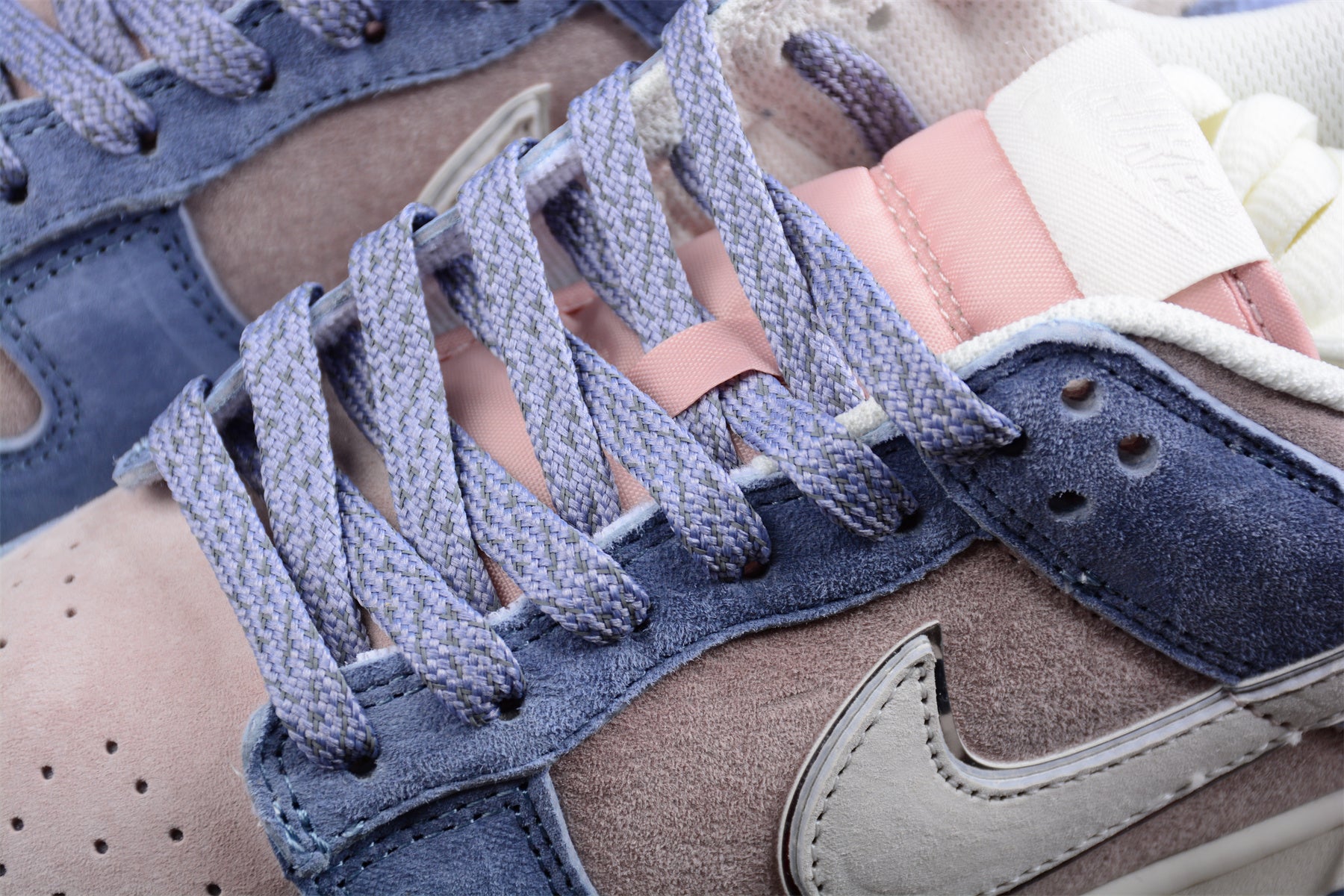 Otomo Katsuhiro x NikeMens SB Dunk Low - Pink