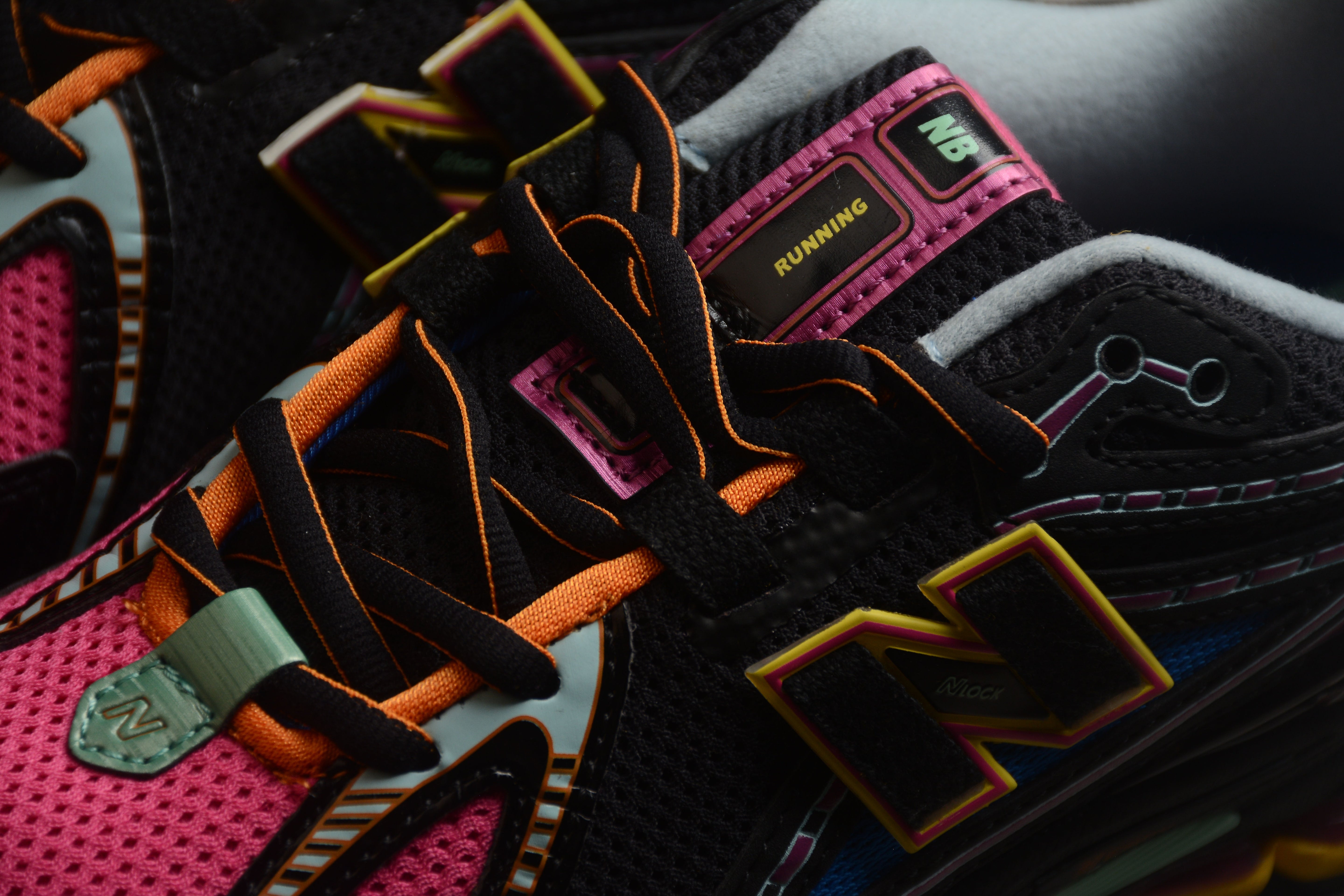 New Balance 1906R - Neon Nights