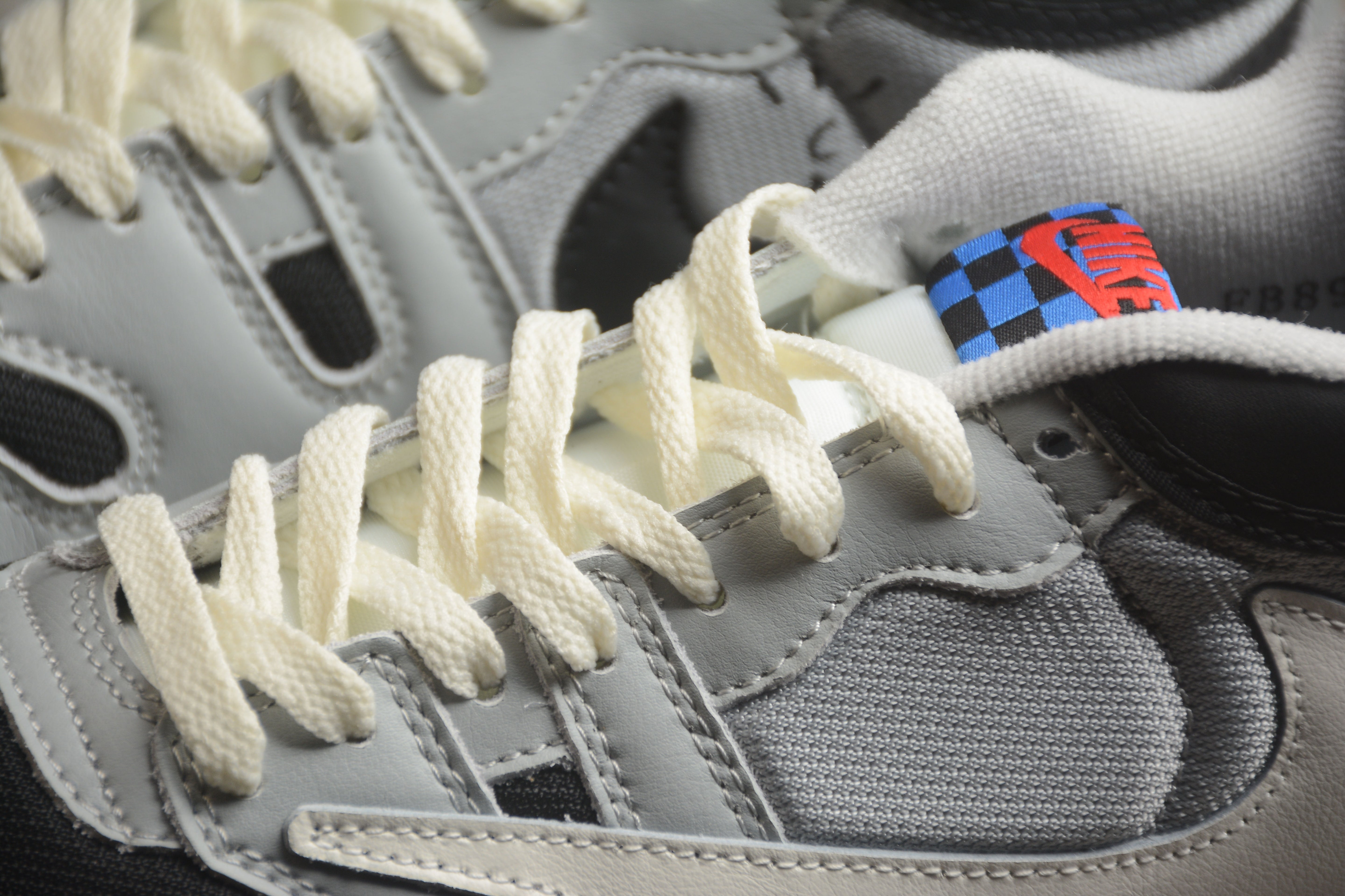 Travis Scott x NikeMens Mac Attack - Grey