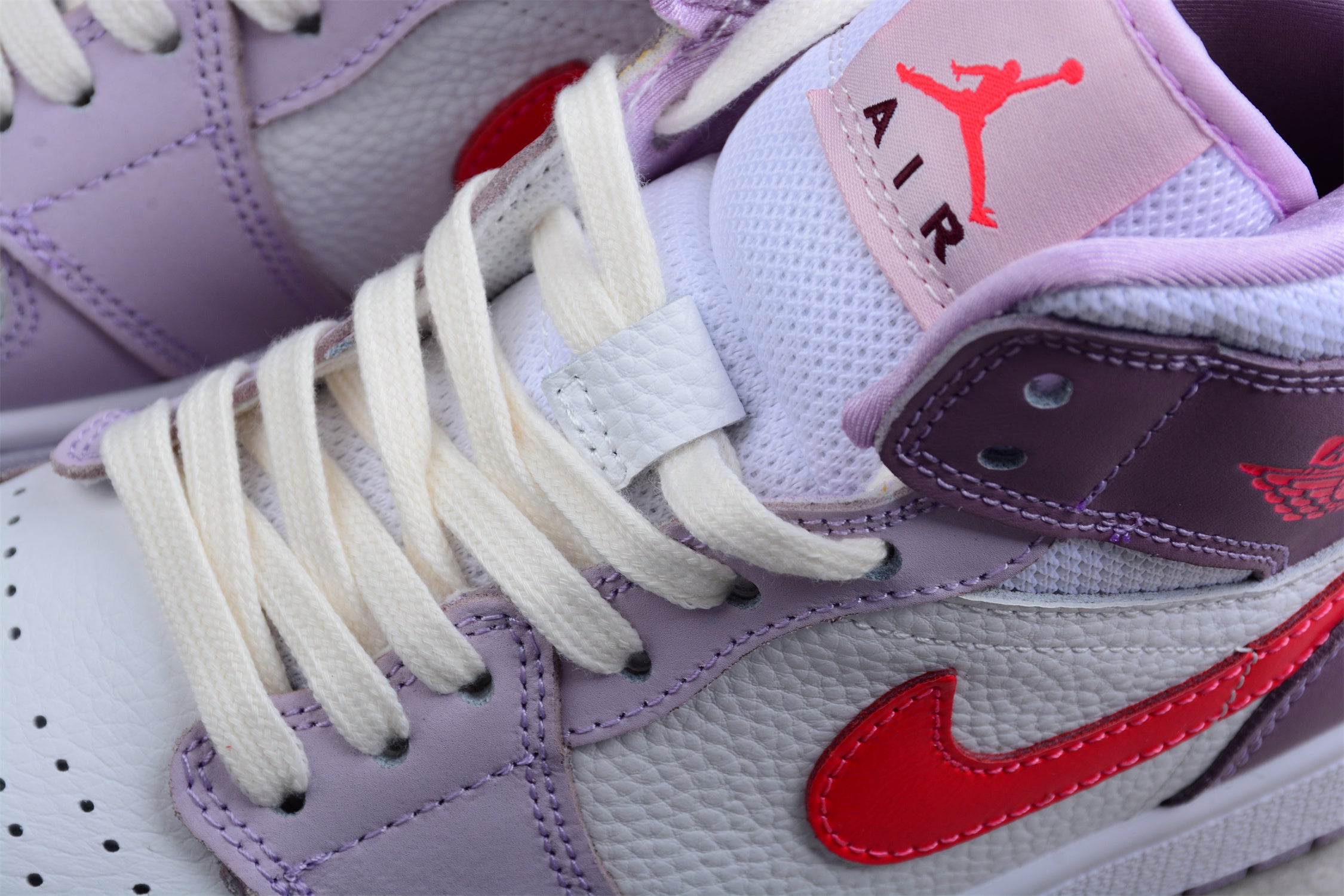WMNS Air Jordan 1 AJ1 Mid - Valentine's Day
