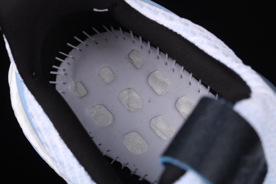 adidasMens Ultraboost x Game of Thrones - White Walkers