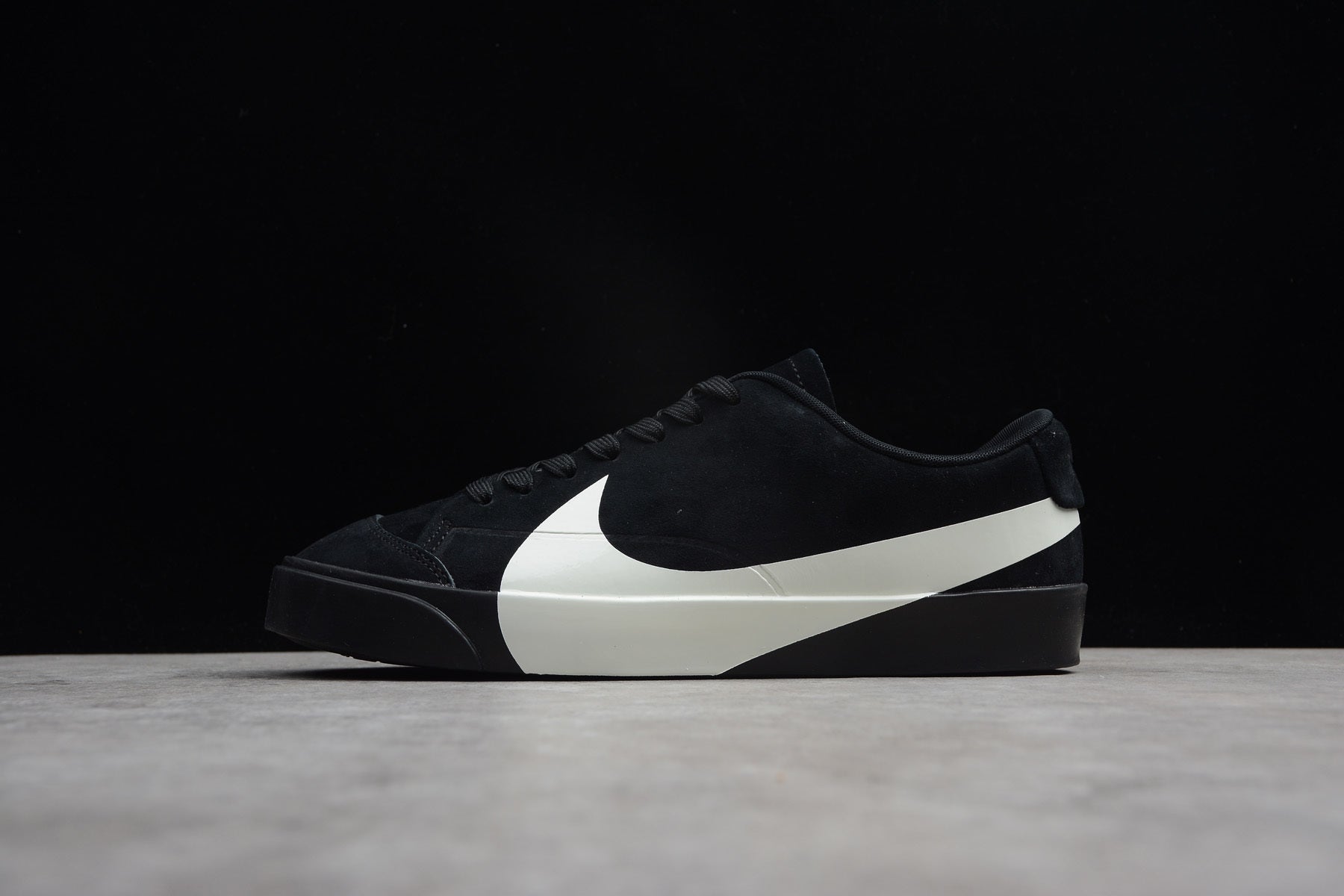 NikeUnisex Blazer City Low LX - "Black White"