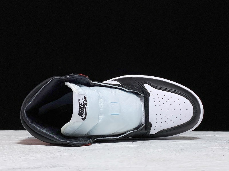 Air Jordan 1 AJ1 Retro High Satin - Black Toe