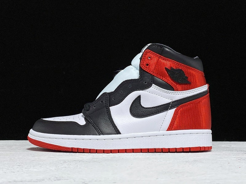 Air Jordan 1 AJ1 Retro High Satin - Black Toe