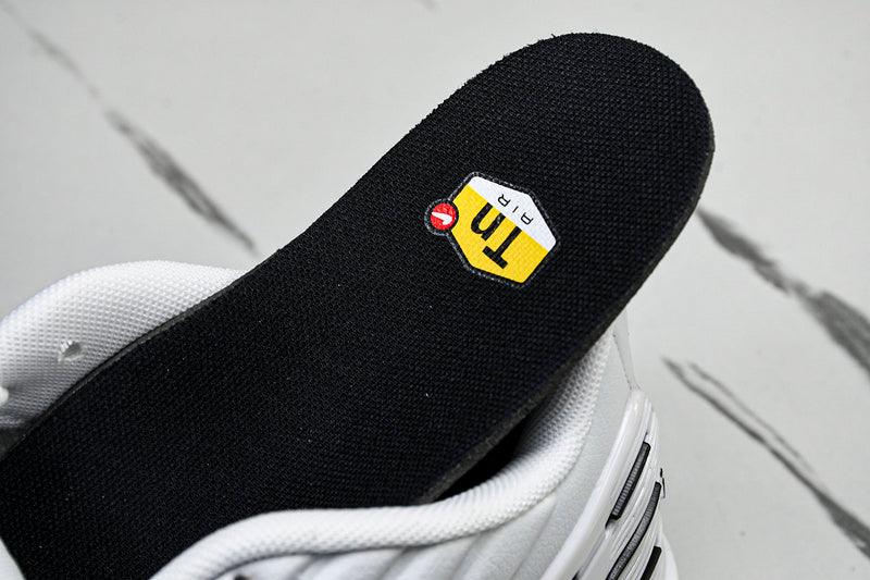 NikeUnisex Air Max Plus 3 White/Black