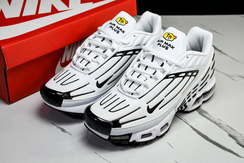 NikeUnisex Air Max Plus 3 White/Black