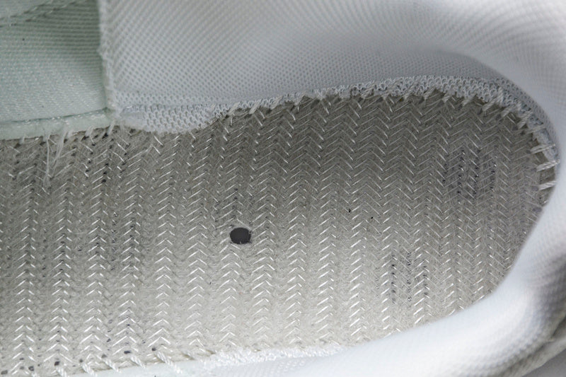 NikeUnisex Air Max Plus TN - White