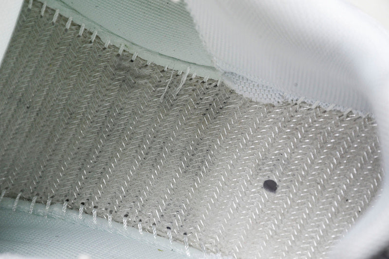 NikeUnisex Air Max Plus TN - White