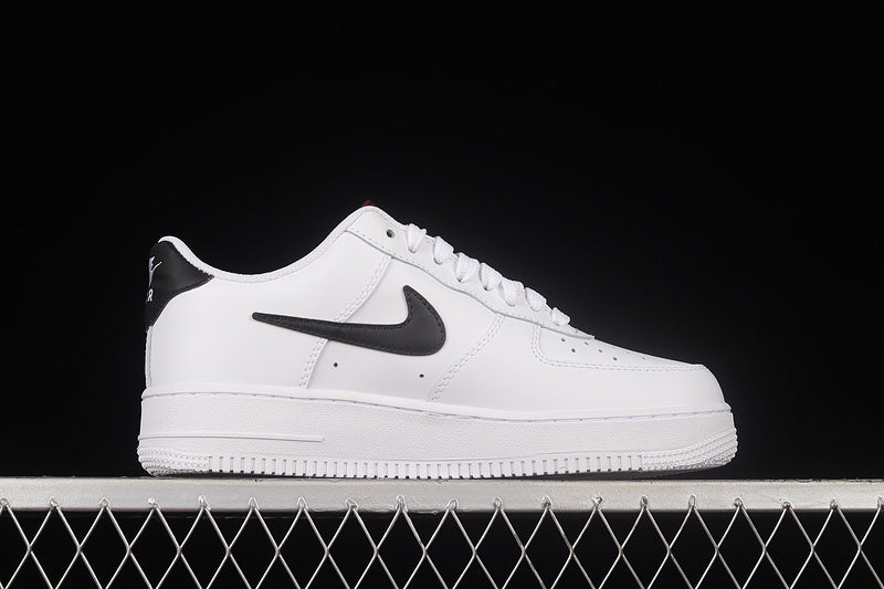 NikeUnisex Air Force 1 AF1 Low - Carabiner Swoosh Red