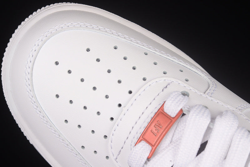 NikeUnisex Air Force 1 AF1 Low - Carabiner Swoosh Red