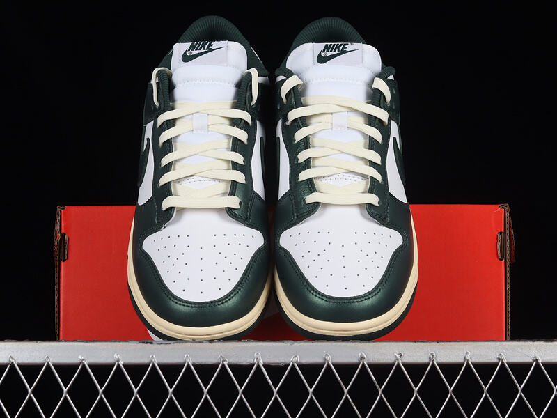 NikeUnisex Dunk Low - Vintage Green