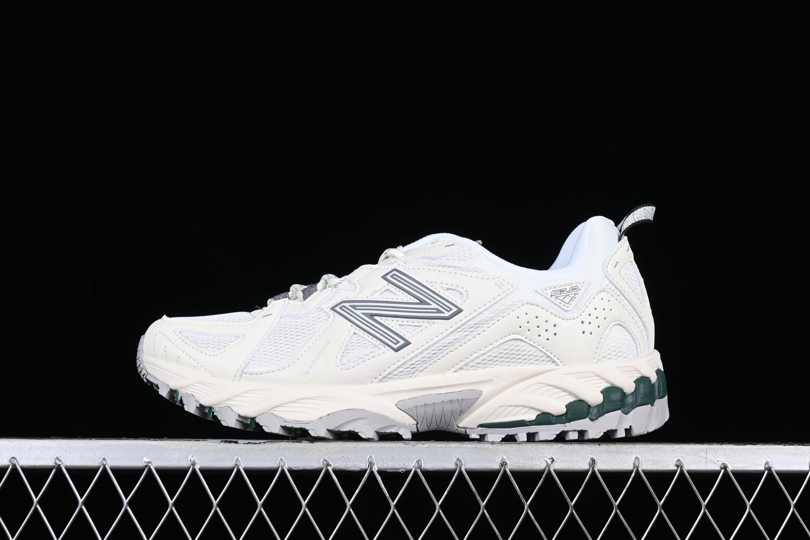 New Balance 610 - Angora
