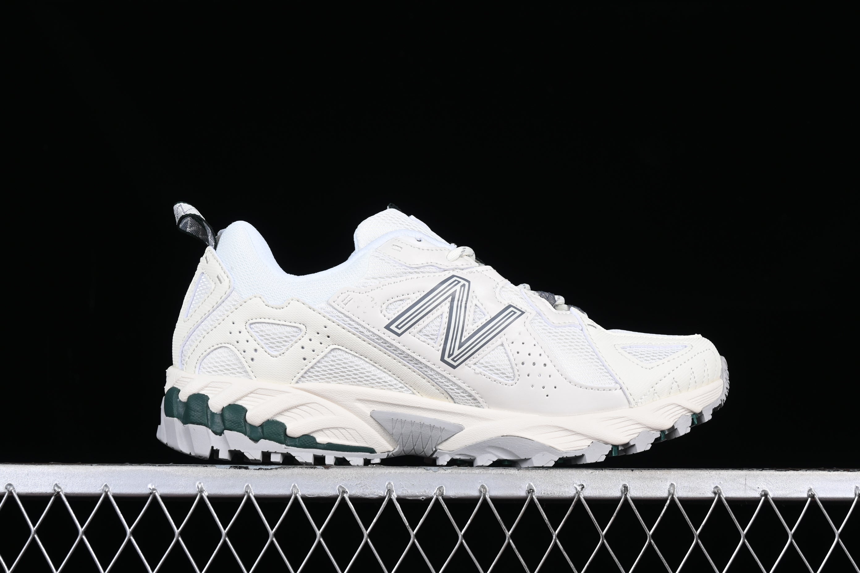 New Balance 610 - Angora