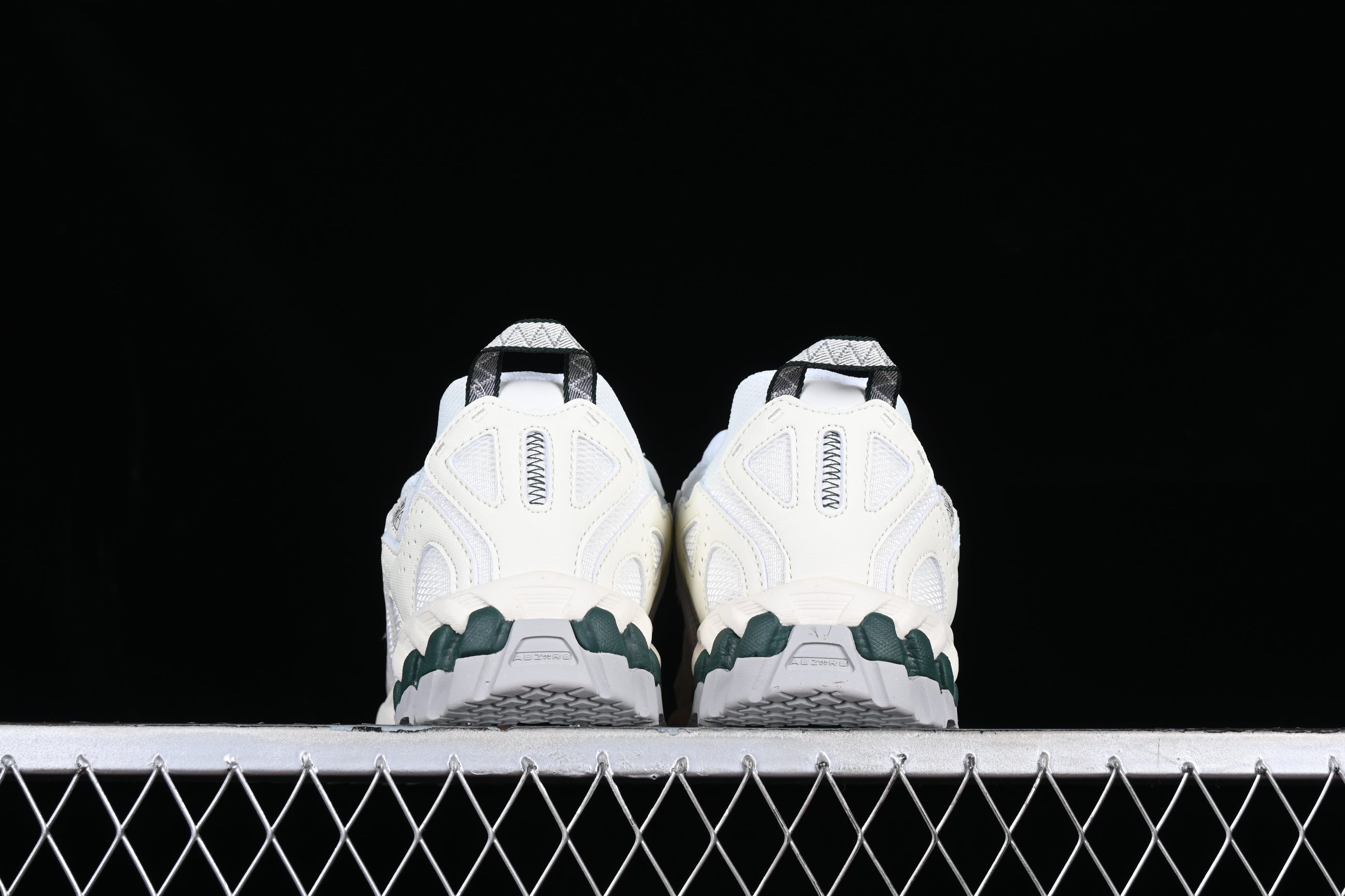 New Balance 610 - Angora