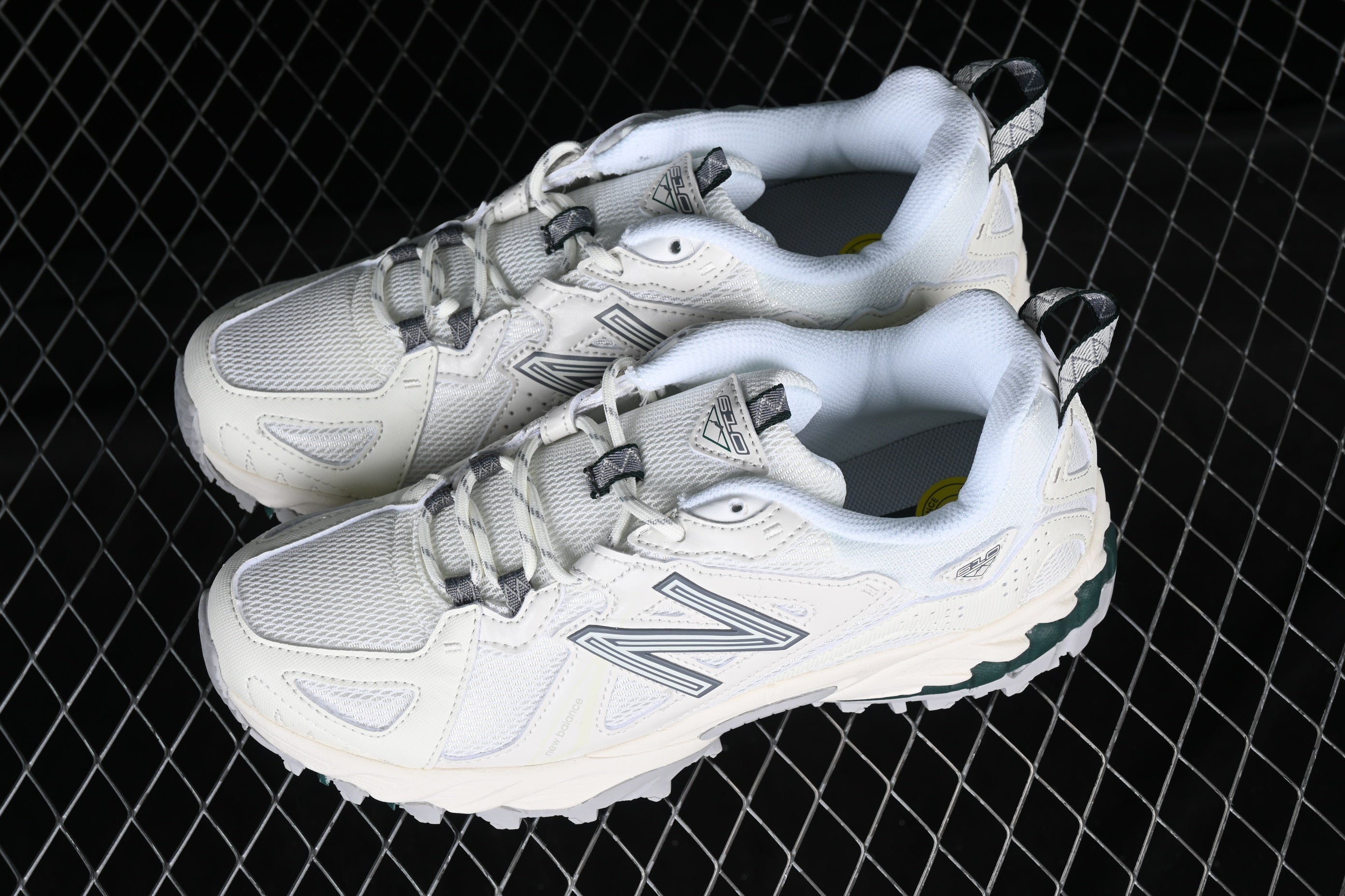 New Balance 610 - Angora