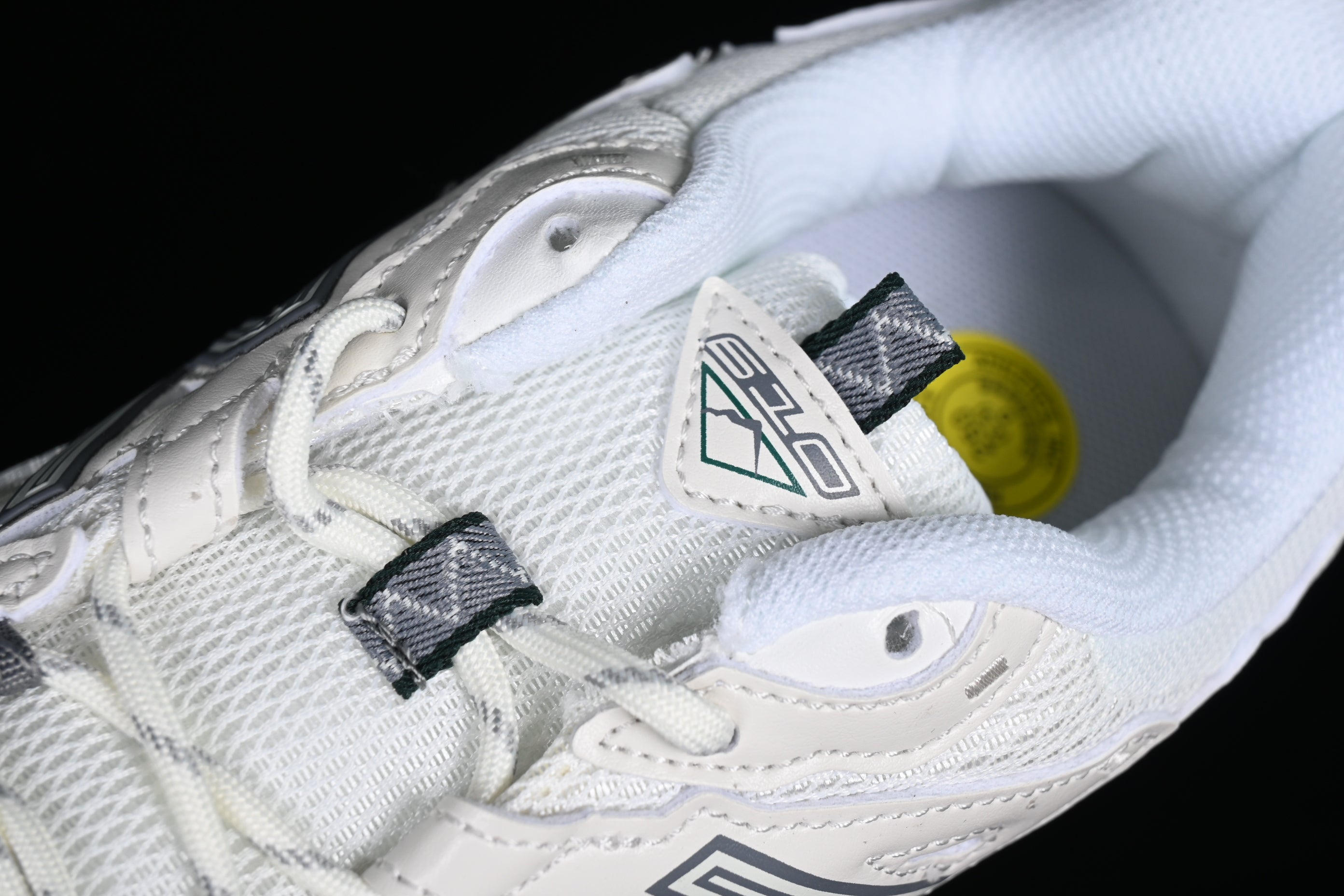 New Balance 610 - Angora