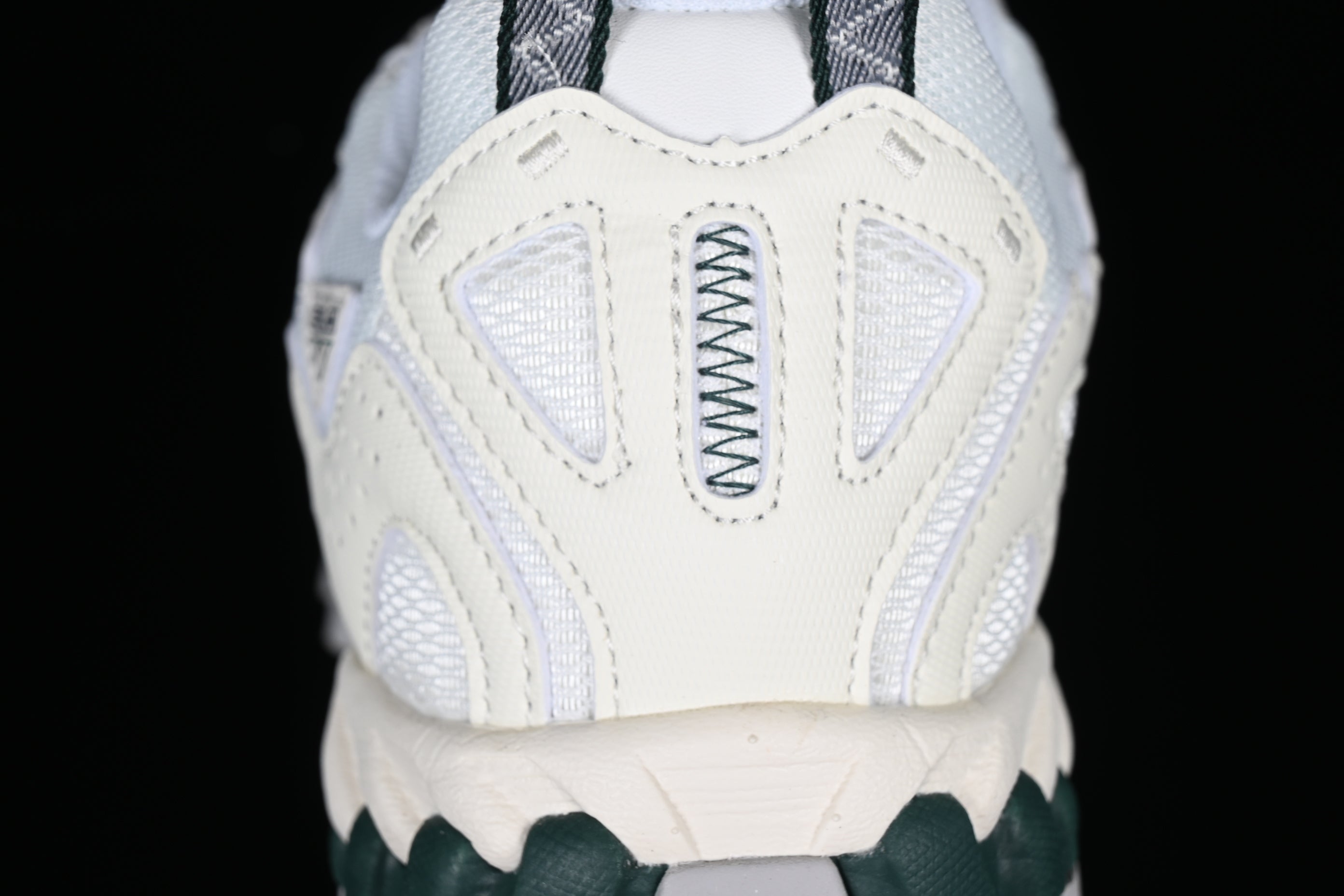 New Balance 610 - Angora