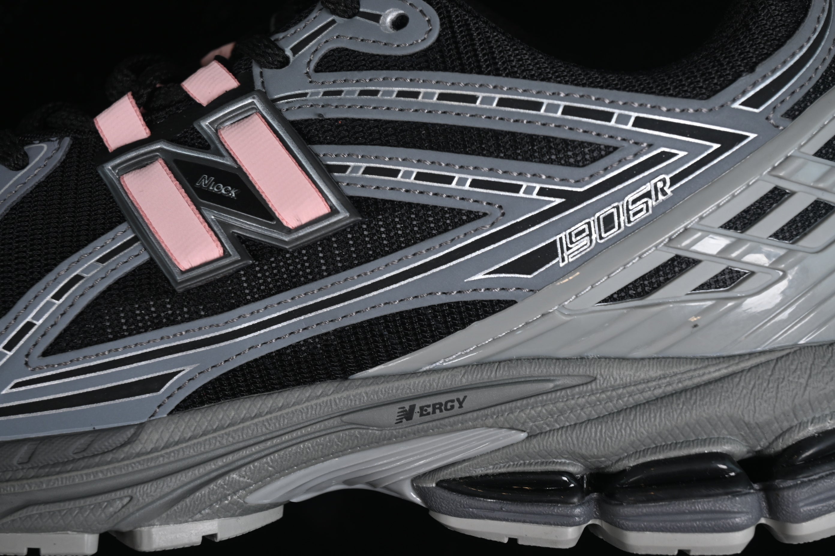 New Balance 1906R - Black/Pink Moon