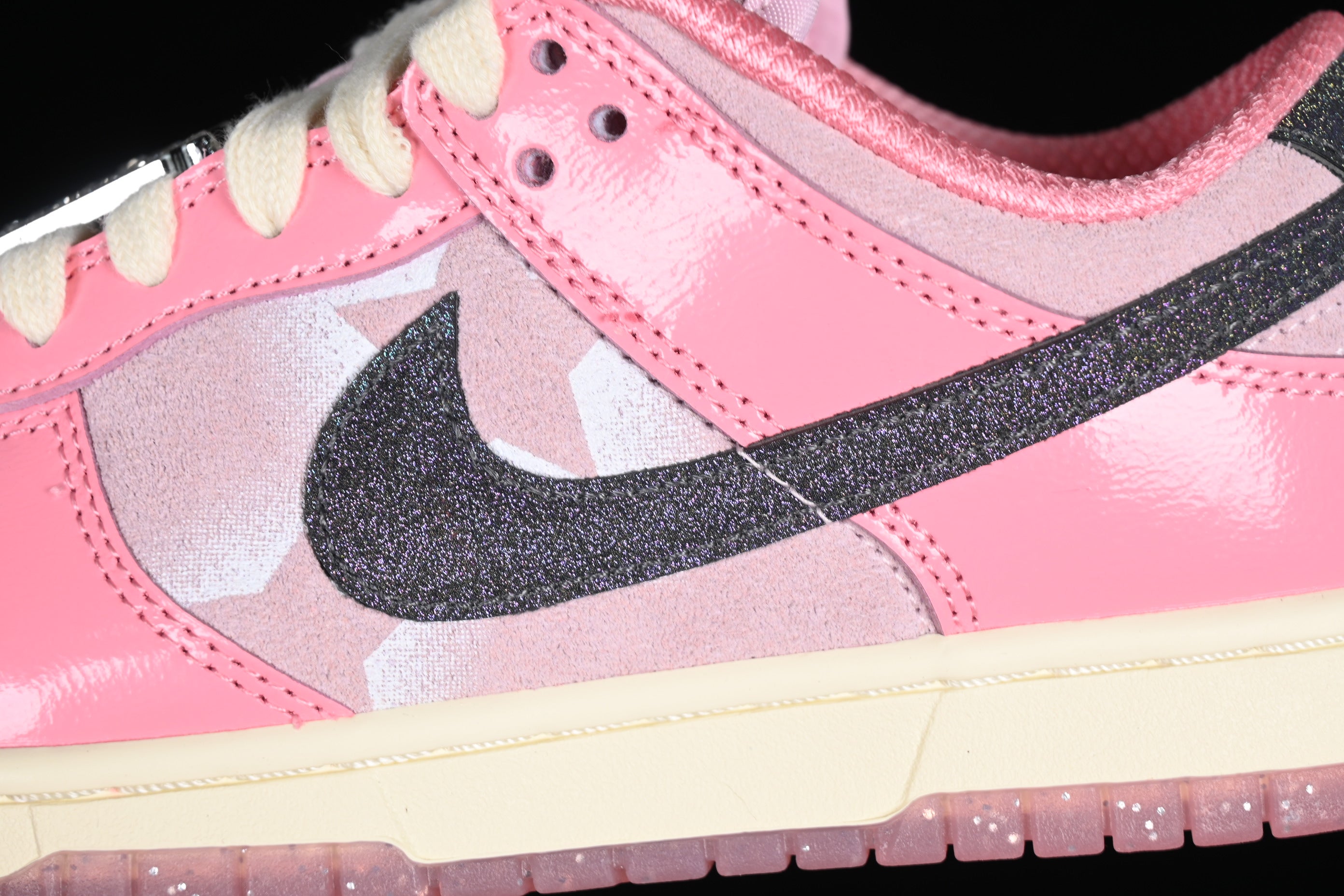 NikeUnisex Dunk Low LX - Barbie