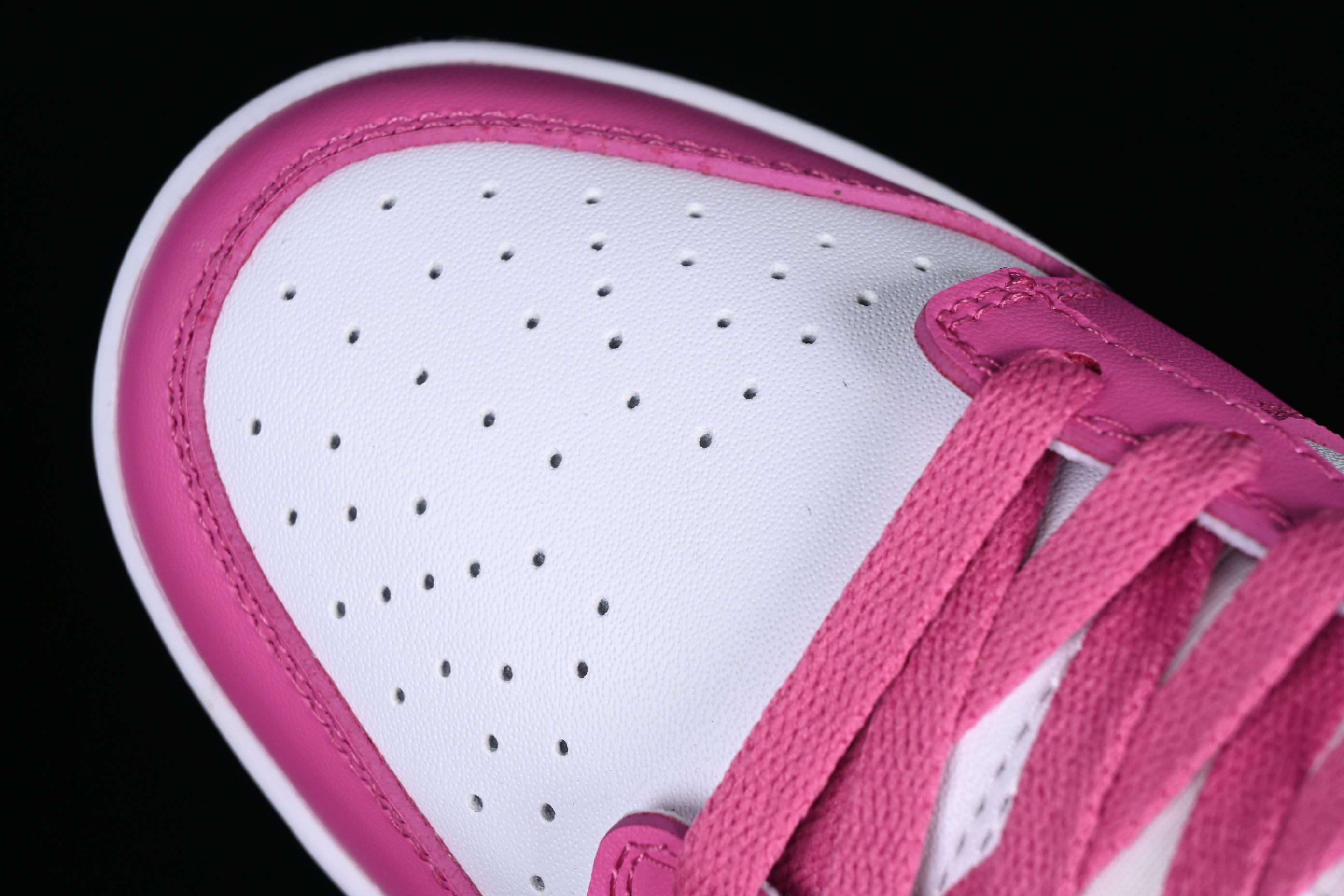NikeWMNS SB Dunk Low - Active Fuchsia
