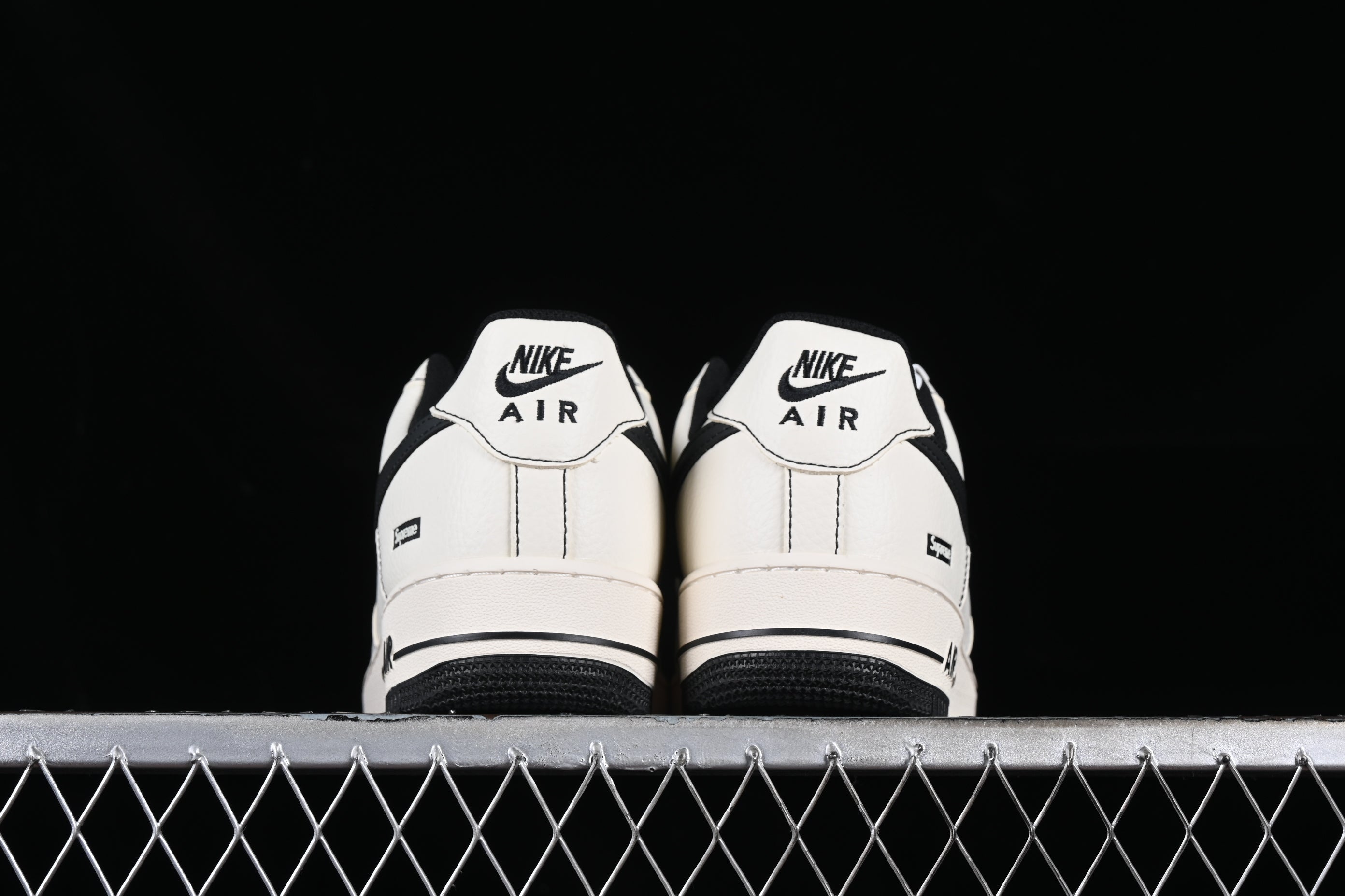 NikeMens Air Force 1 AF1 Low - Supreme