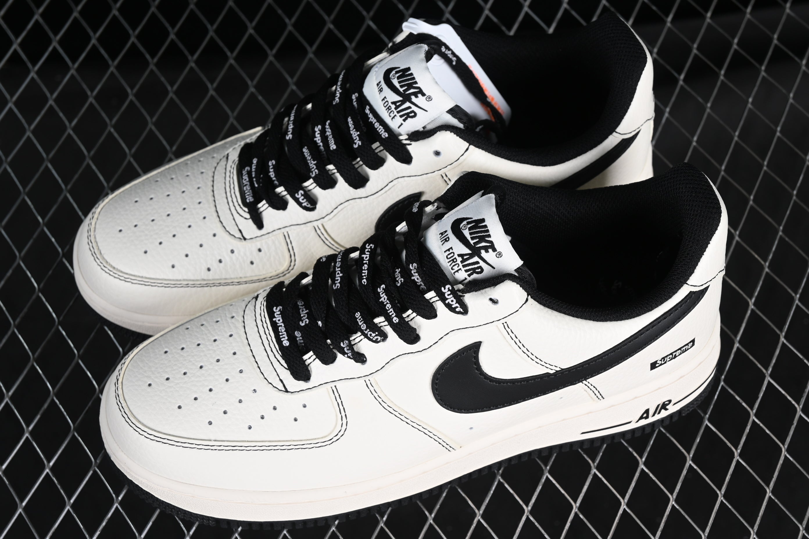 NikeMens Air Force 1 AF1 Low - Supreme
