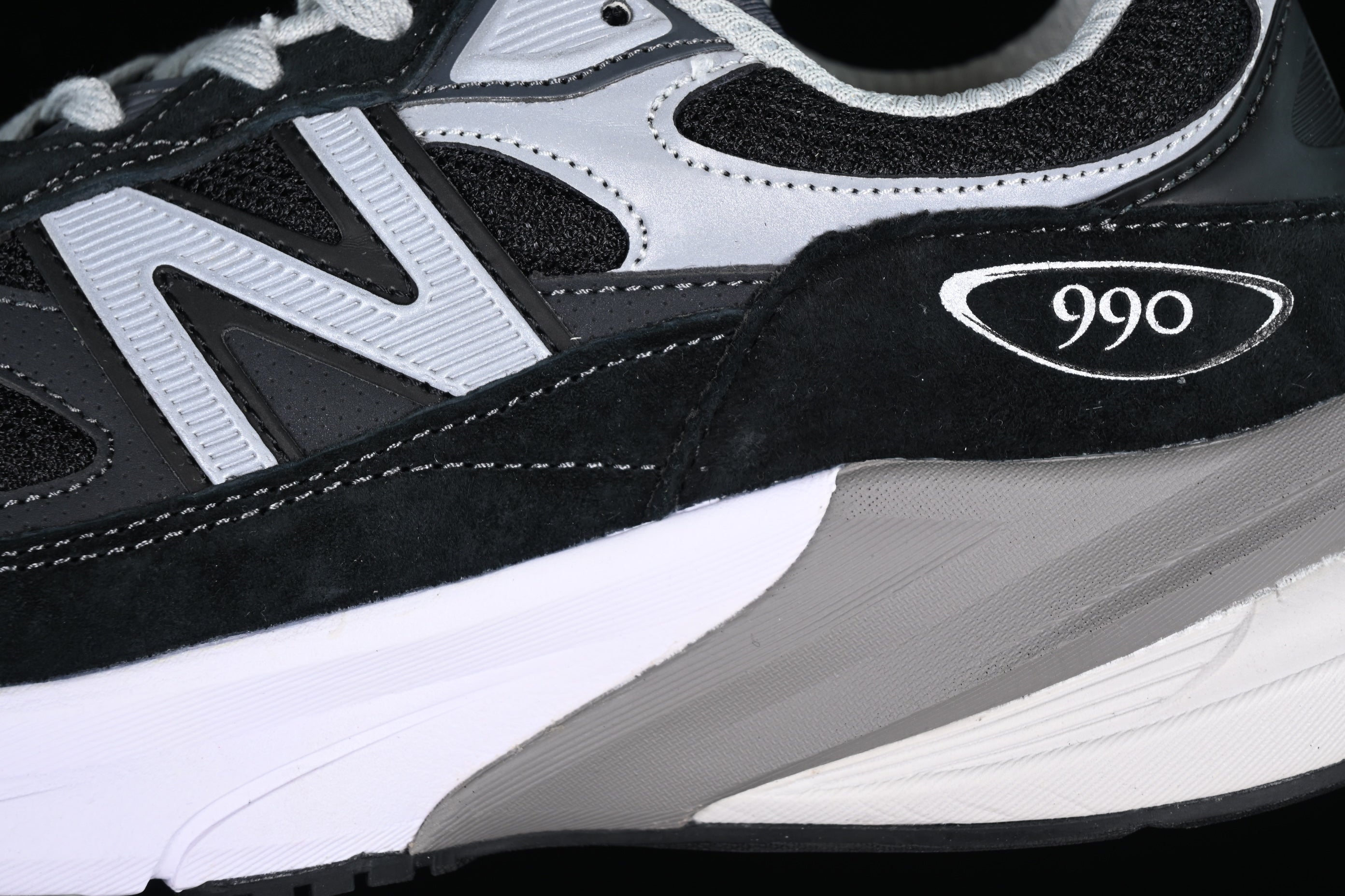 New Balance 990 V6 - Black