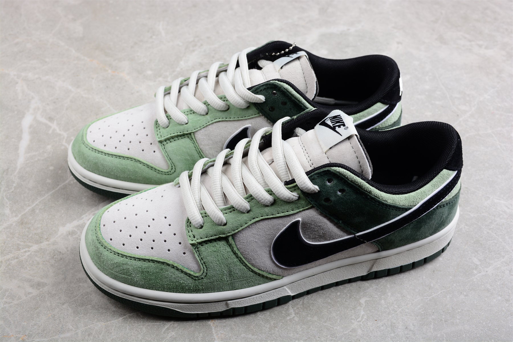 Otomo Katsuhiro x NikeSB Dunk Low - Ost Green