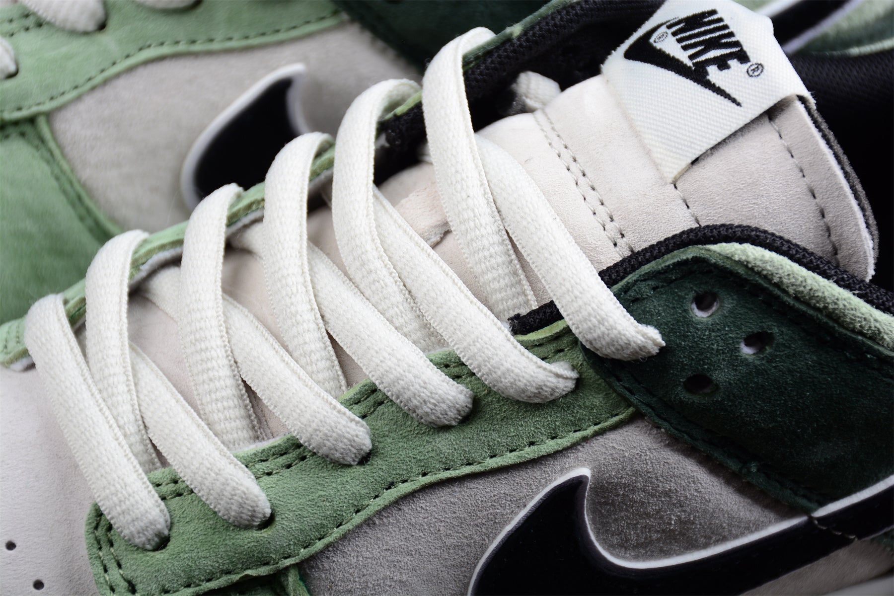 Otomo Katsuhiro x NikeSB Dunk Low - Ost Green