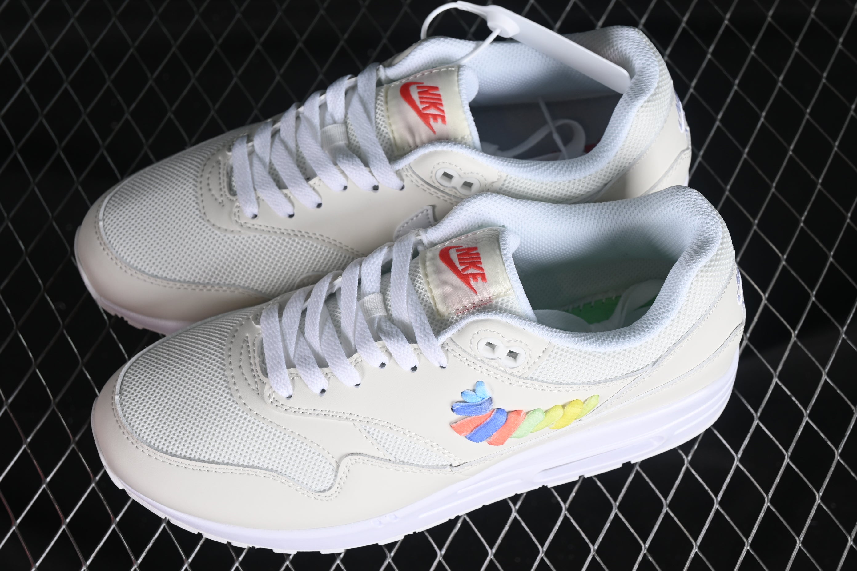 NikeUnisex Air Max 1 AM1 - Rainbow Swoosh
