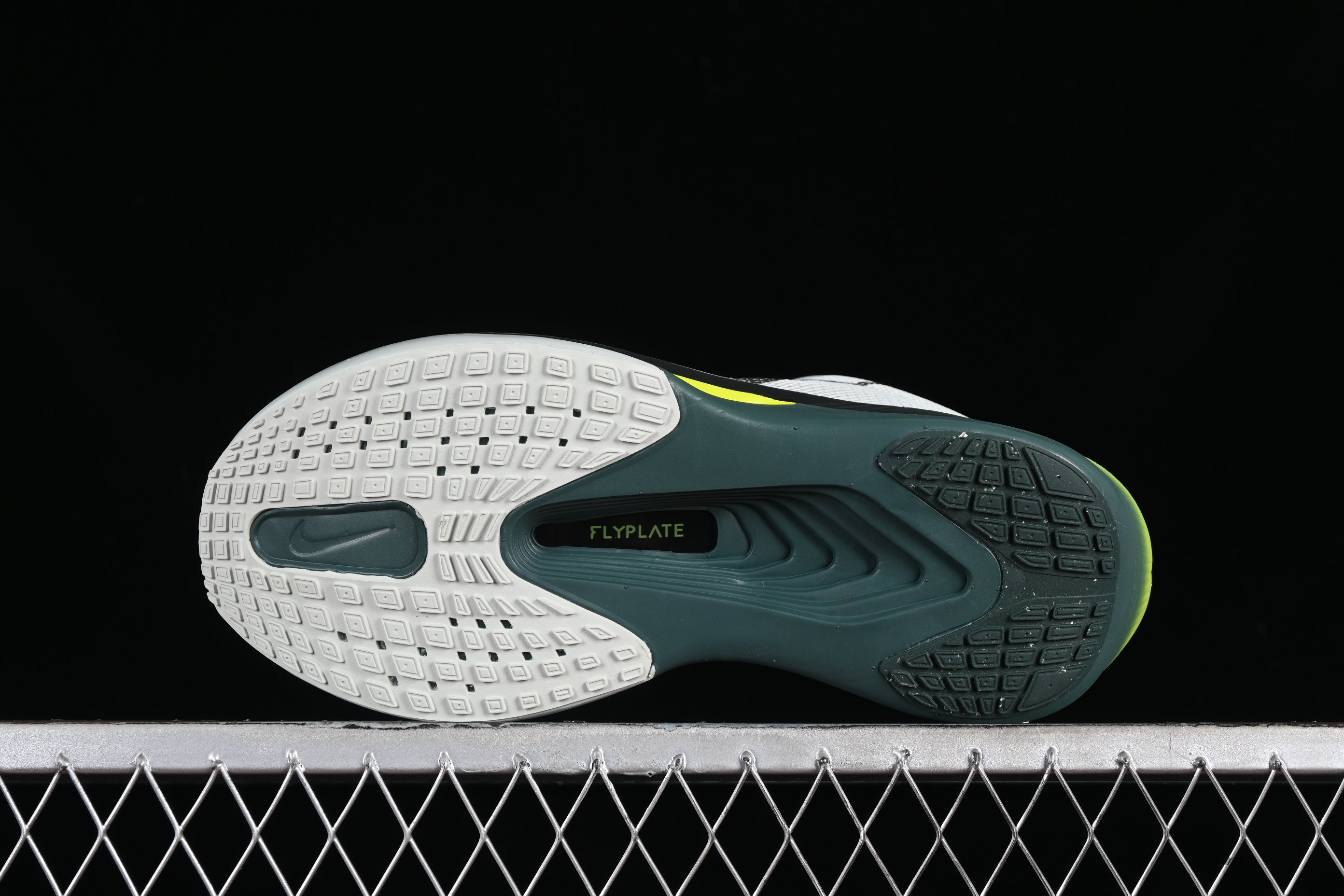 NikeMens ZoomX Invincible Run Flyknit 6 - Green