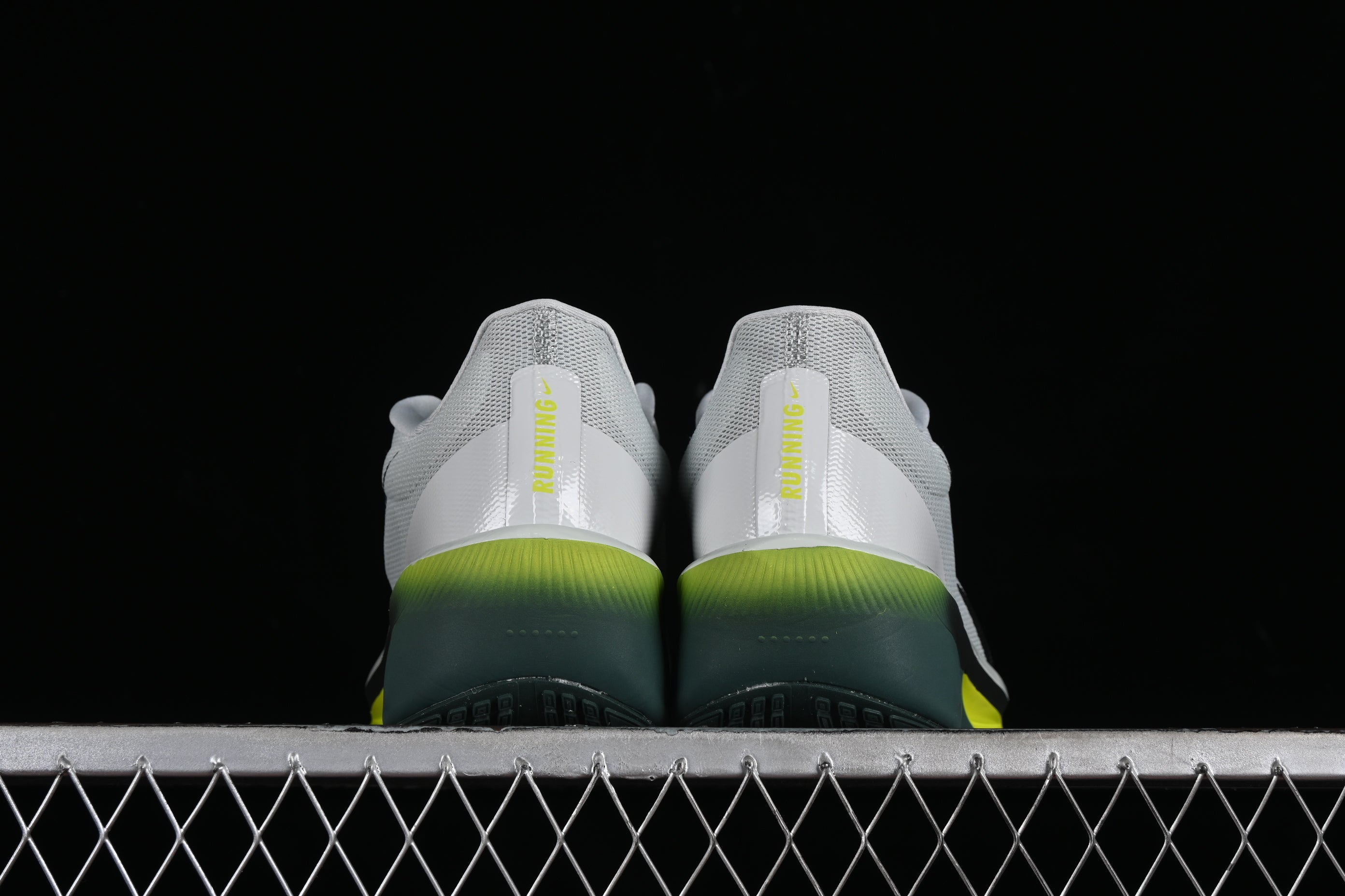 NikeMens ZoomX Invincible Run Flyknit 6 - Green