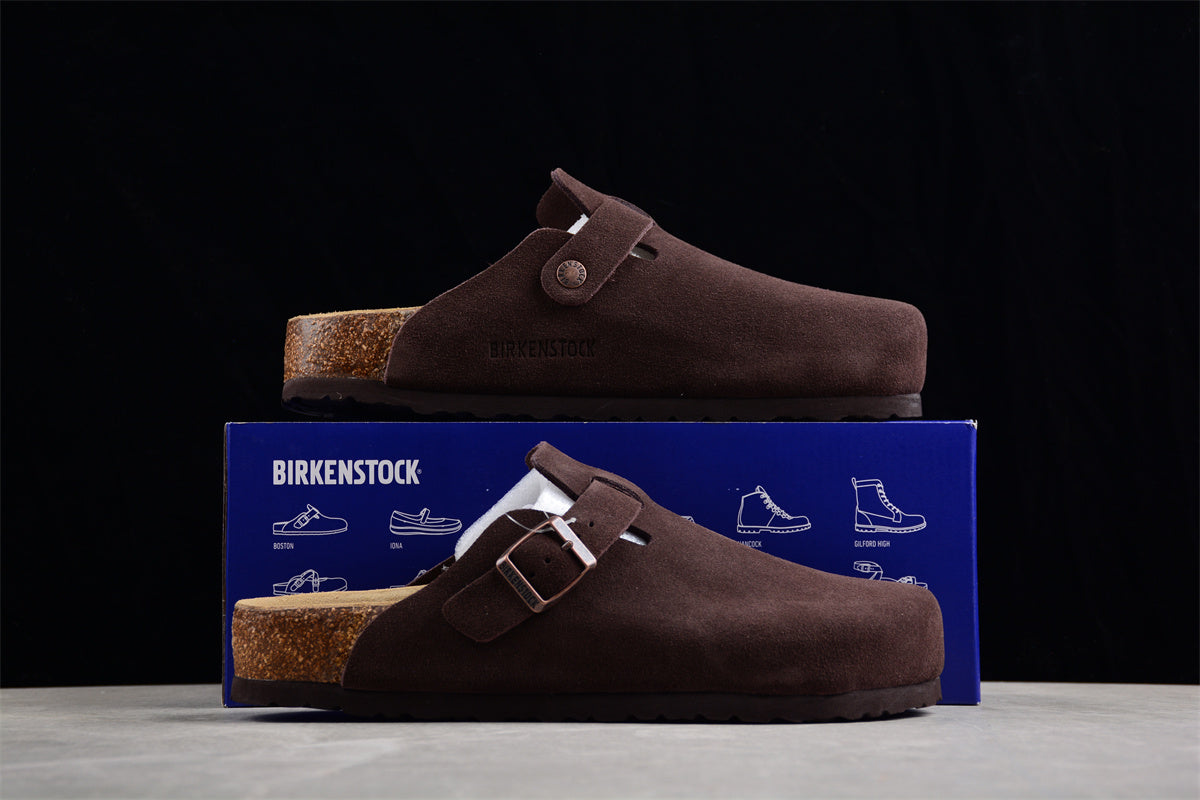 BirkenstockUnisex Boston Clogs - Brown