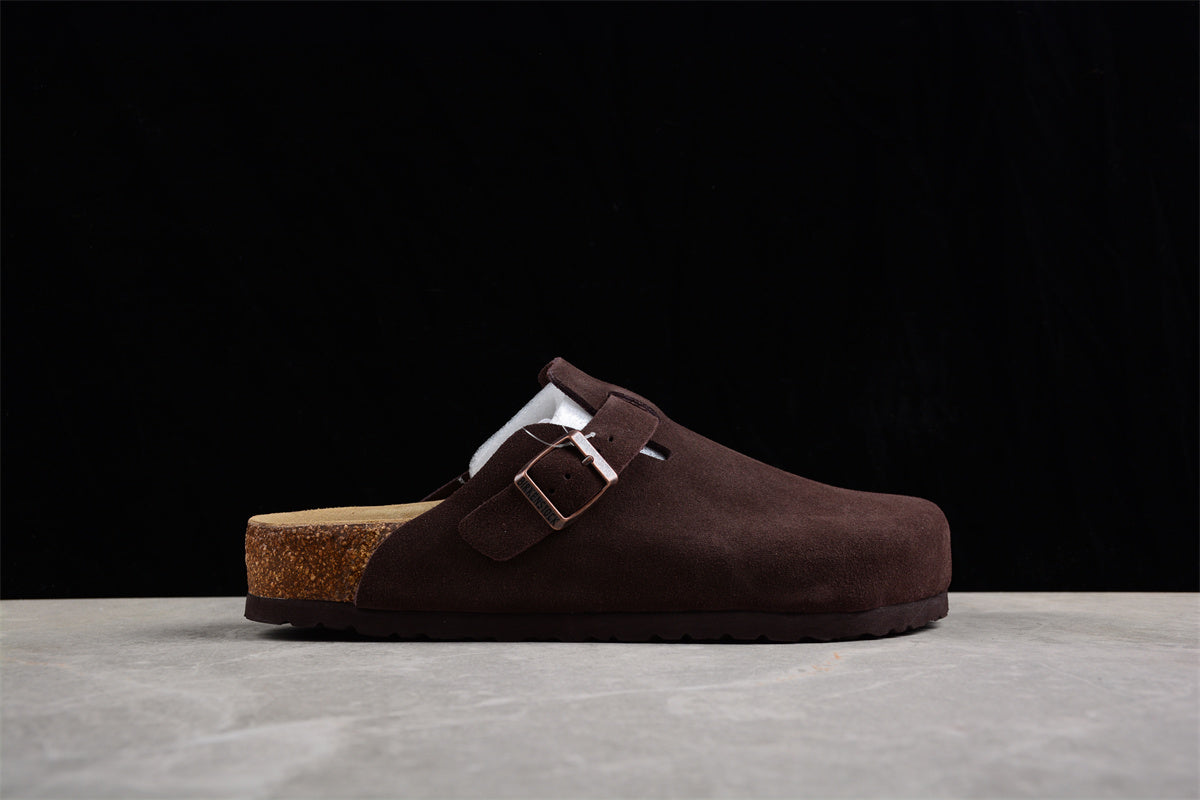 BirkenstockUnisex Boston Clogs - Brown