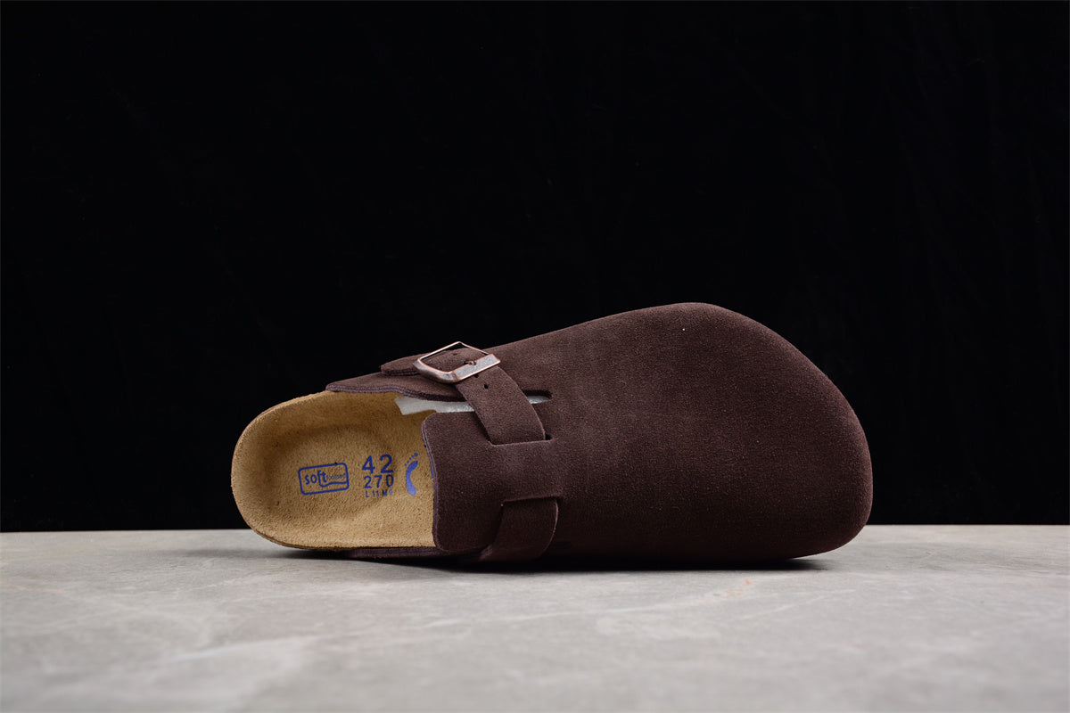 BirkenstockUnisex Boston Clogs - Brown