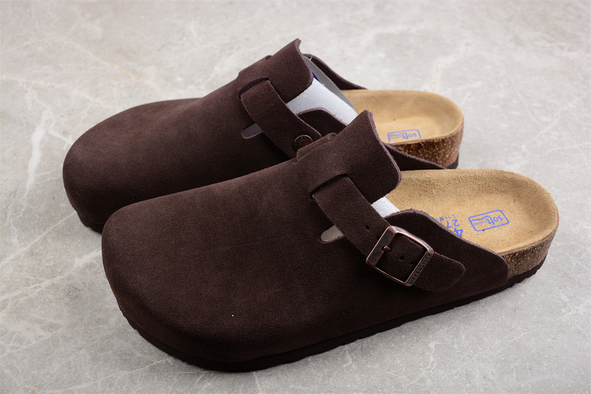 BirkenstockUnisex Boston Clogs - Brown
