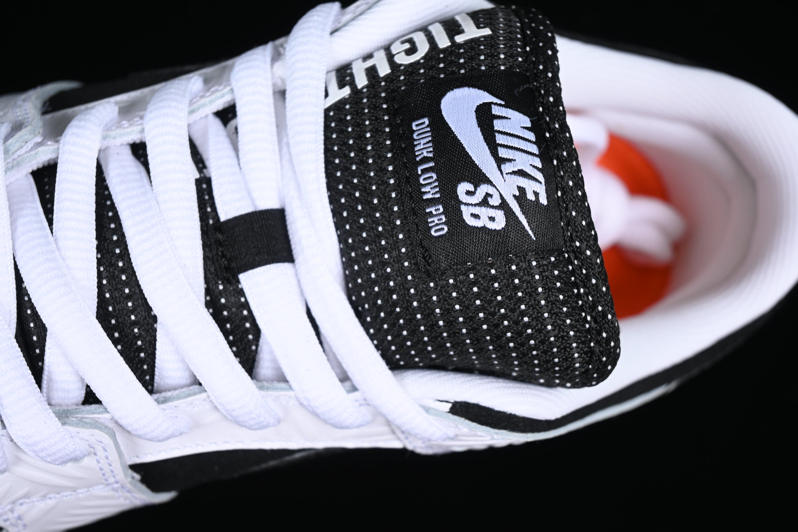 NikeSB Dunk Low - TIGHTBOOTH